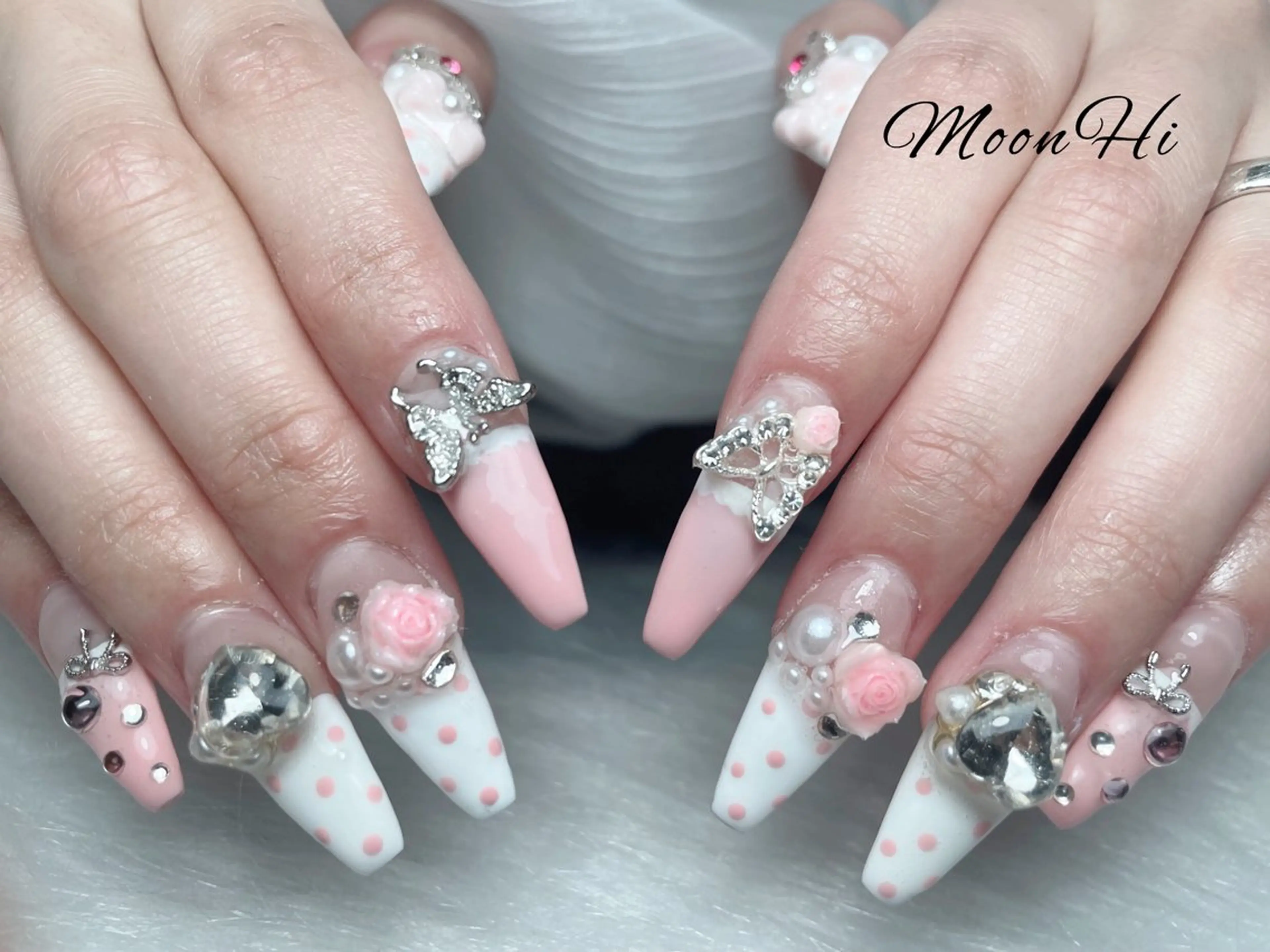 ネイル MoonHi Nail Salon所属・MoonHi Nail 朝霞台のネイルデザイン