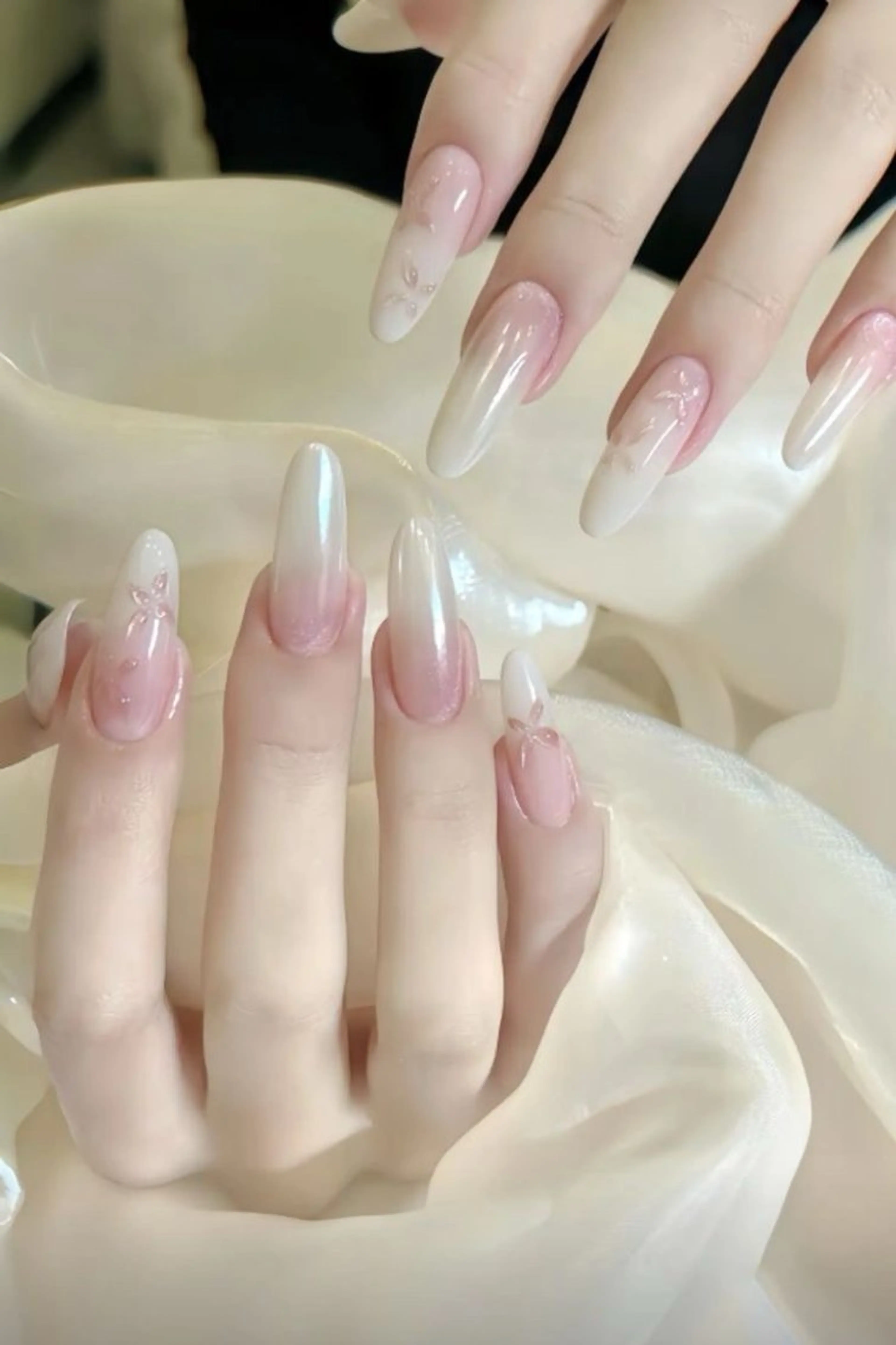 ネイル グラデーション 韓国ネイル 持ち込み ニュアンスネイル ネイルチップ ハンドネイル EMI ANA.CHUOのネイルデザイン