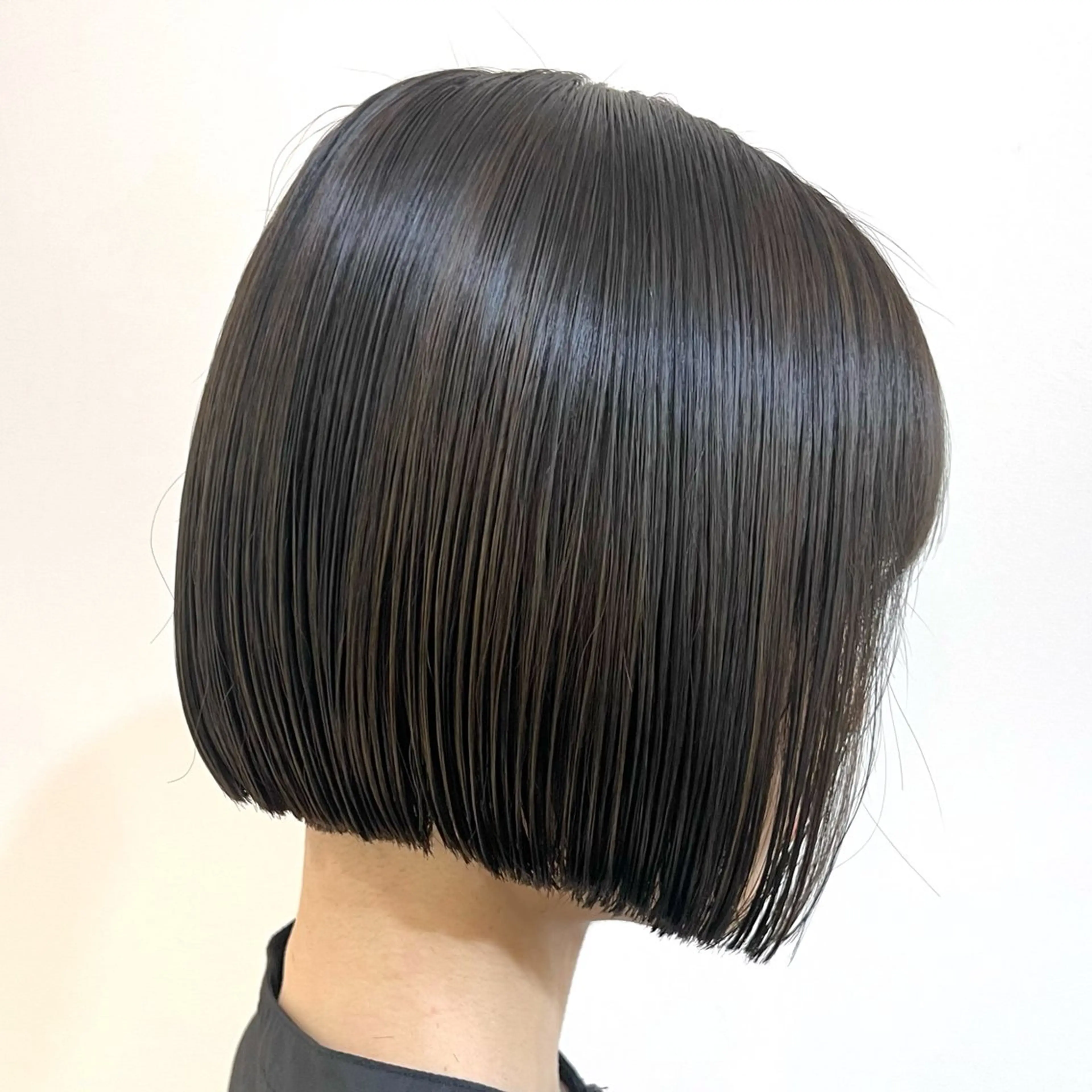 ロング カラー パーマ ベージュカラー 黒髪 ブルーカラー ブルーブラック ブラウンカラー カット ヘアカラー 縮毛矯正 トリートメント ブリーチなし/ ベージュ/akiraのヘアスタイル