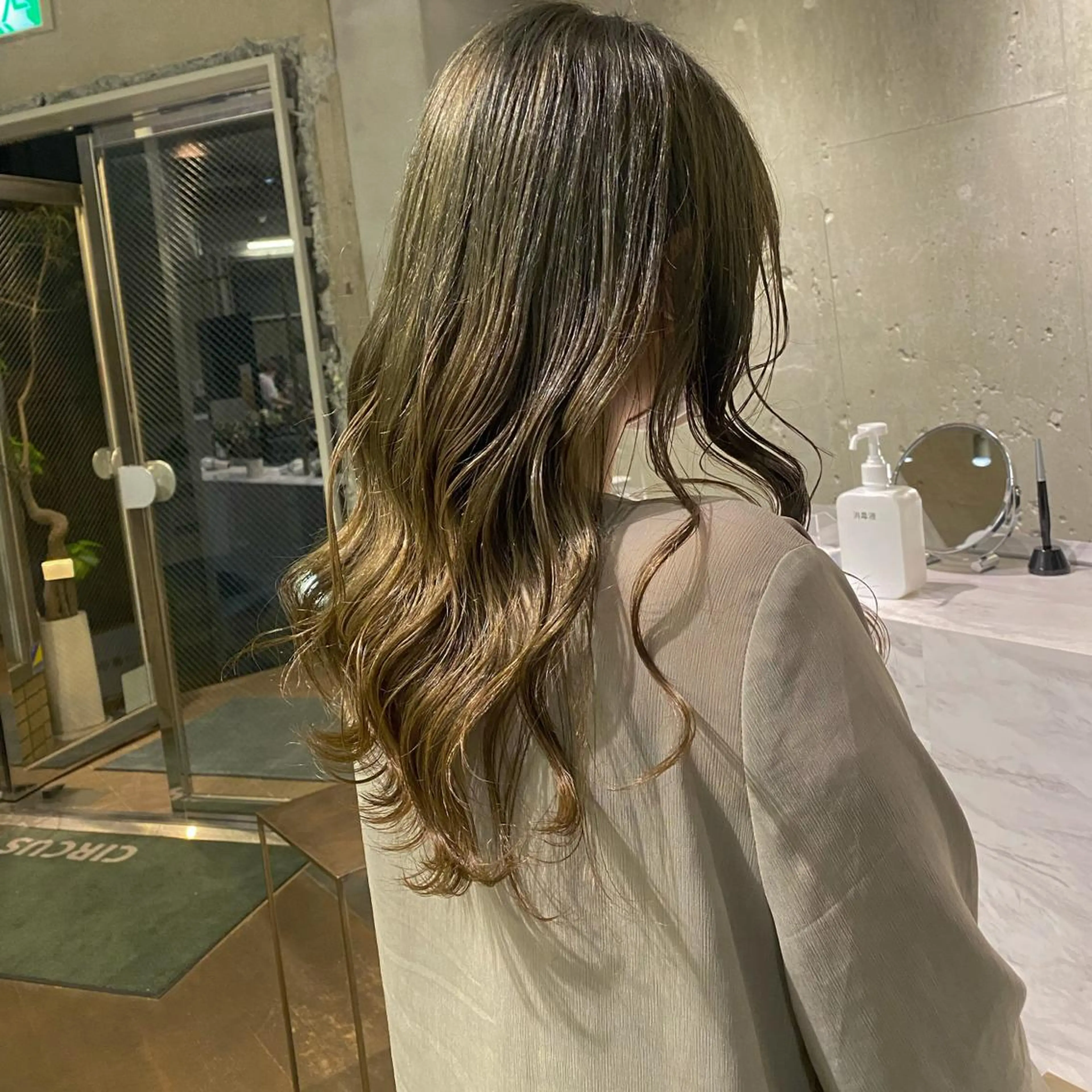 セミロング ROBBY表参道所属・木村【似合わせ ショート】無料✨のヘアスタイル