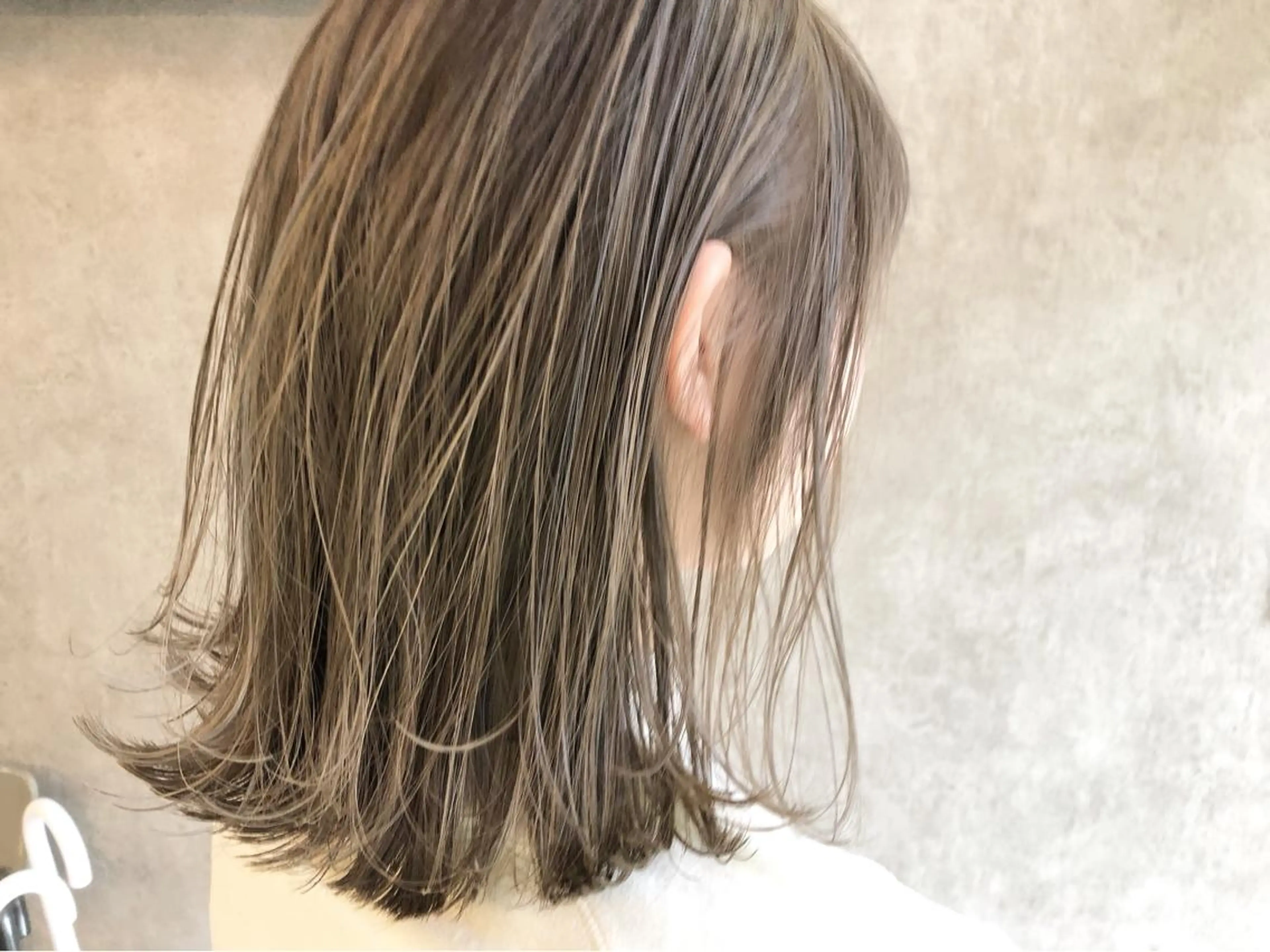 ショート カラー 顔周りレイヤー/韓国 ブリーチminamiのヘアスタイル