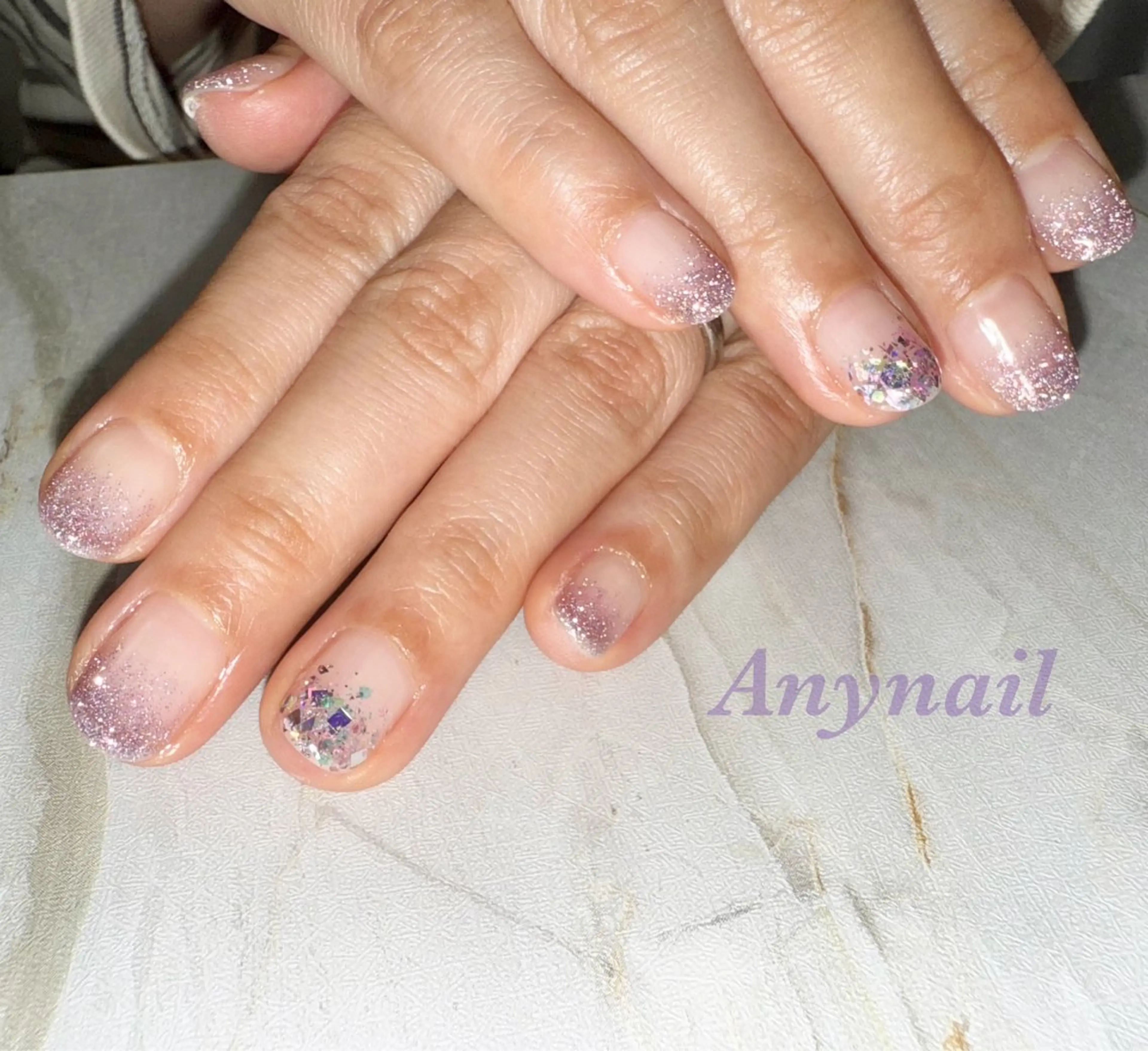 ネイル ブルー フラッシュネイル グラデーション ホログラムネイル ラメ(グリッター) ハンドネイル 岩澤 恵子のネイルデザイン