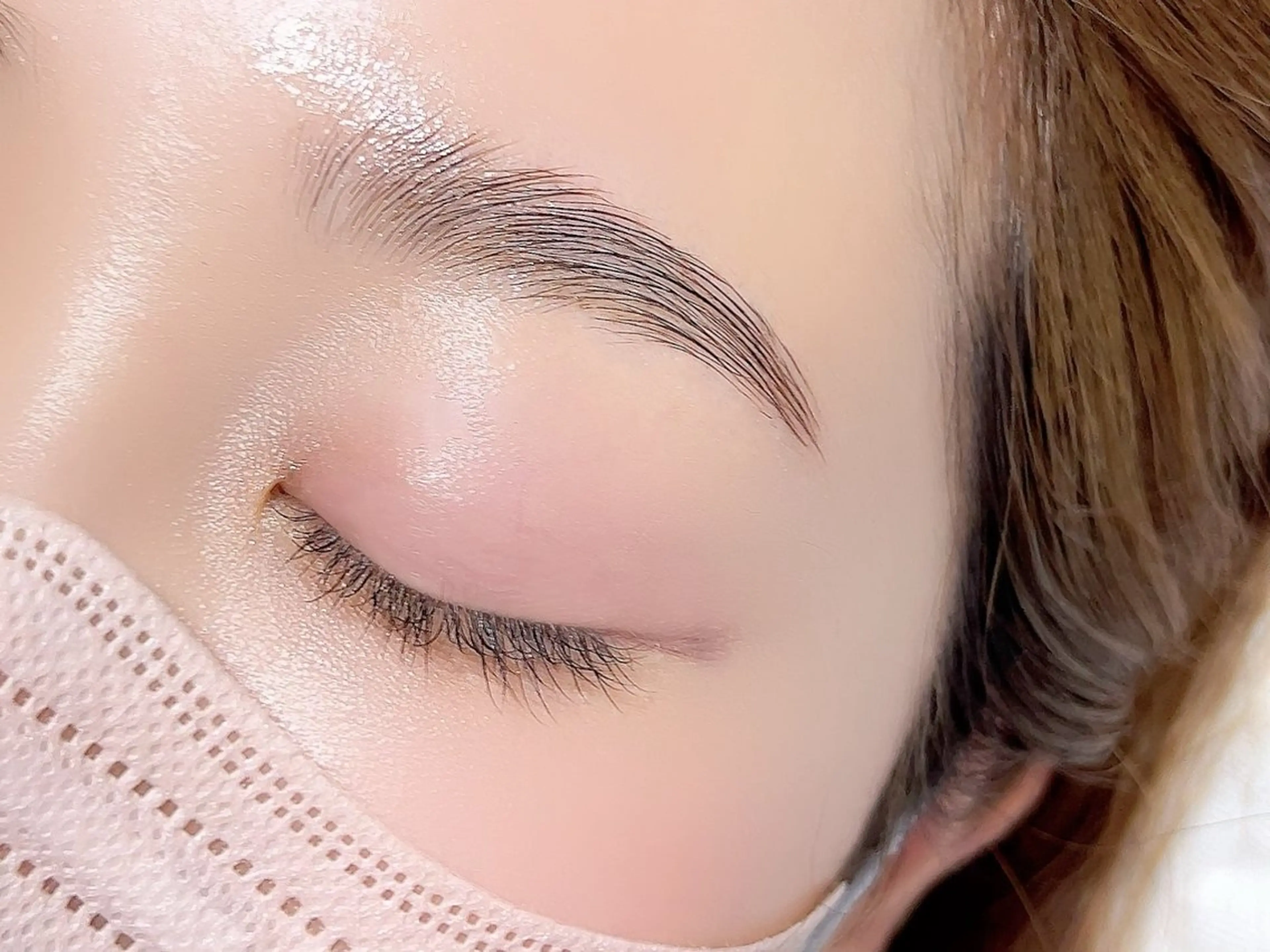 ブロウリフト🎀眉毛の毛流れ矯正の写真