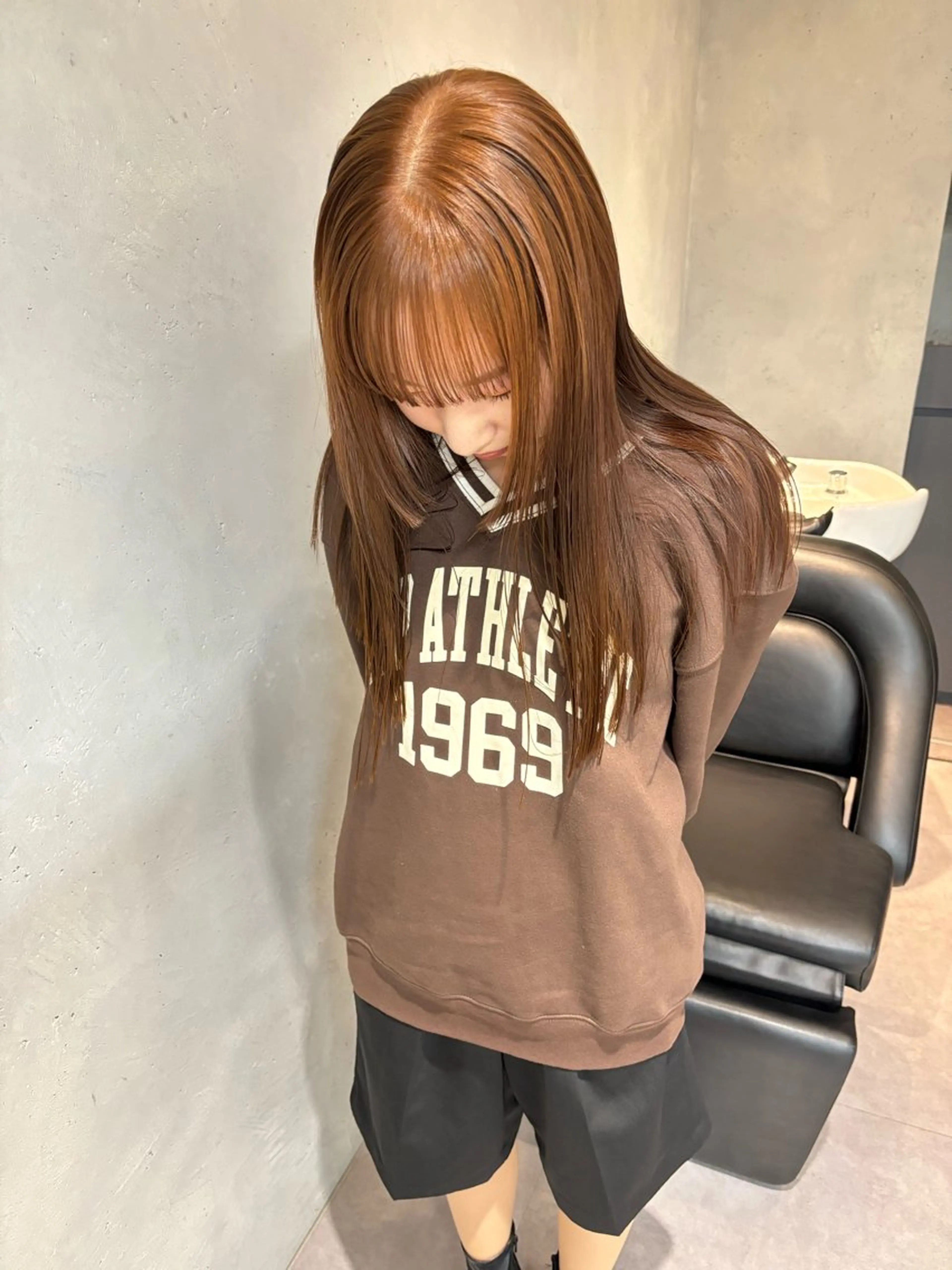 ロング カラー ブリーチ ブラウンカラー ダブルカラー ブリーチなしカラー オレンジ ヘアカラー レイヤー/顔周り /AKARIのヘアスタイル