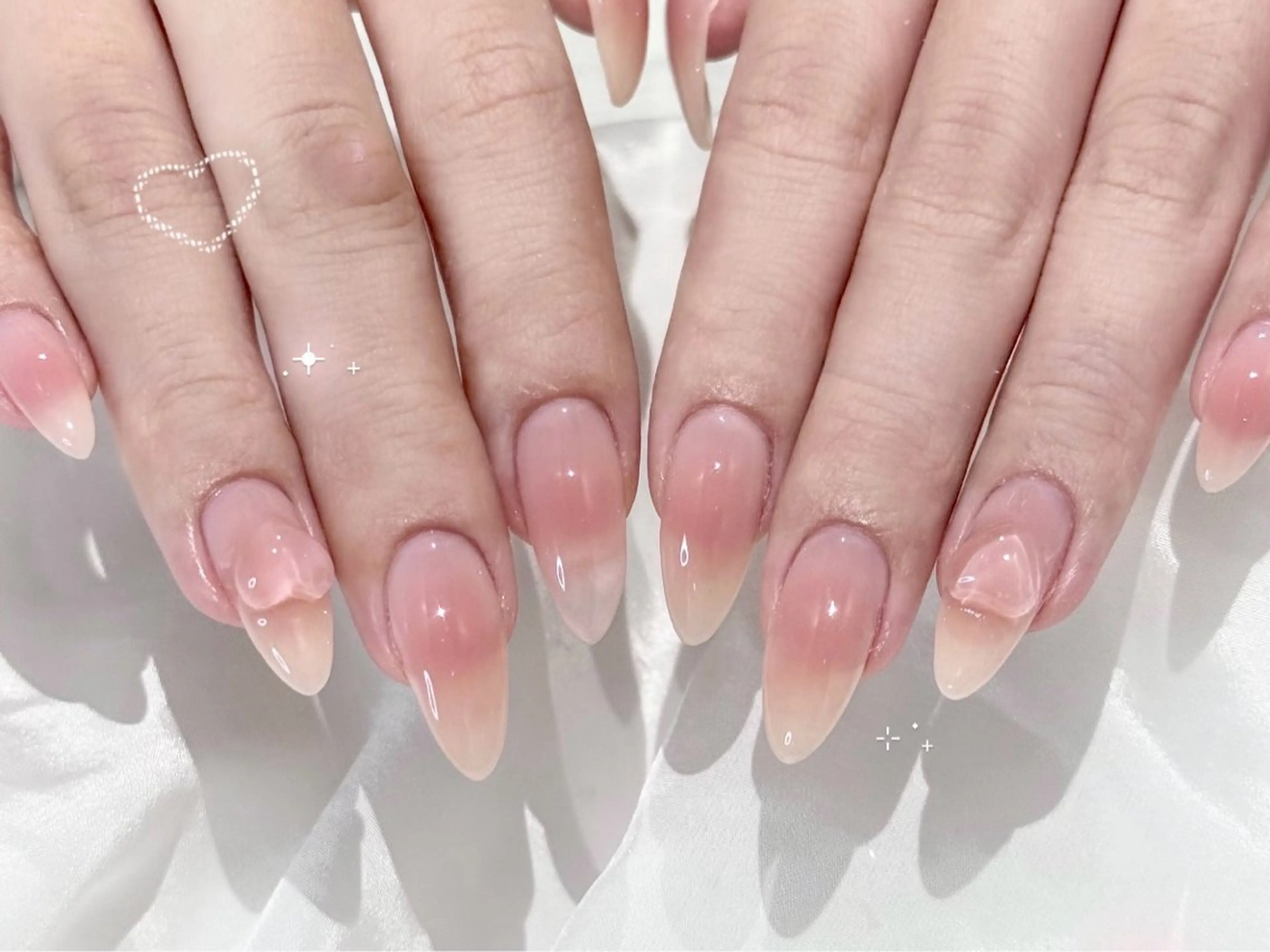 ネイル チークネイル ジェルネイル マグネットネイル パラジェル ピンク ハンドネイル 𝗮𝗶𝗿𝗶 🌙のネイルデザイン