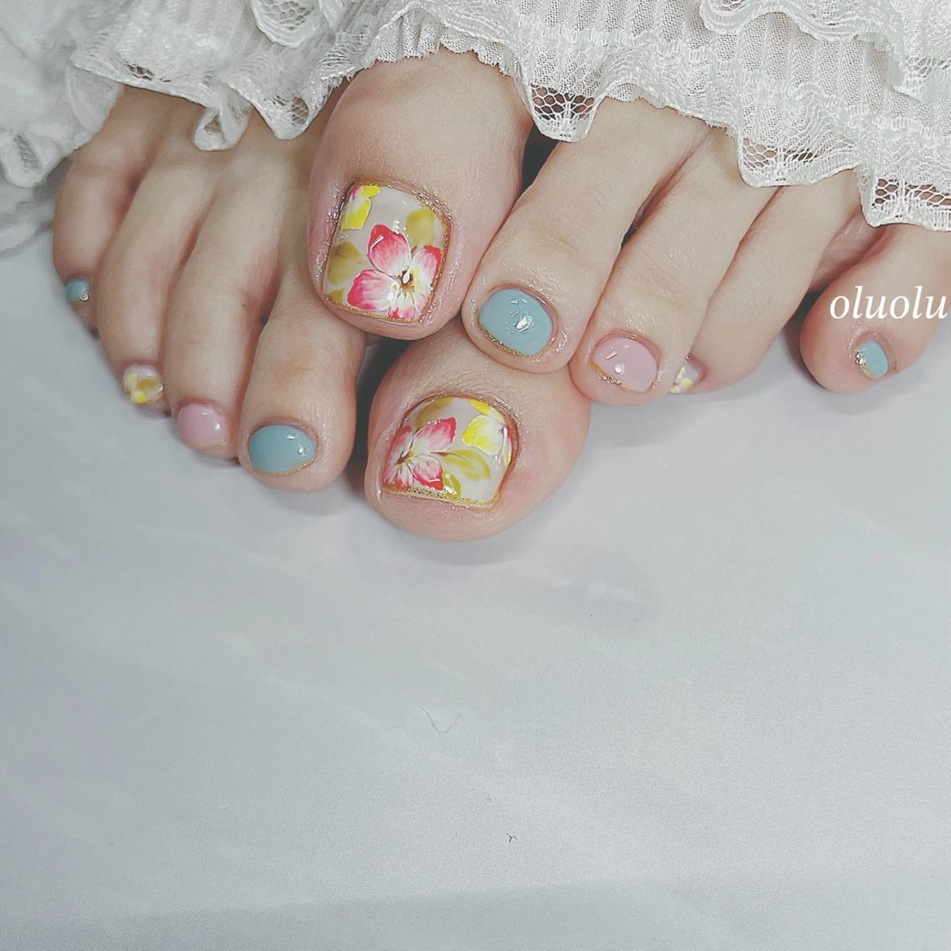 ネイル アートネイル フラワーネイル フットネイル パステルネイル 夏ネイル フットネイル 大村 紬華のネイルデザイン