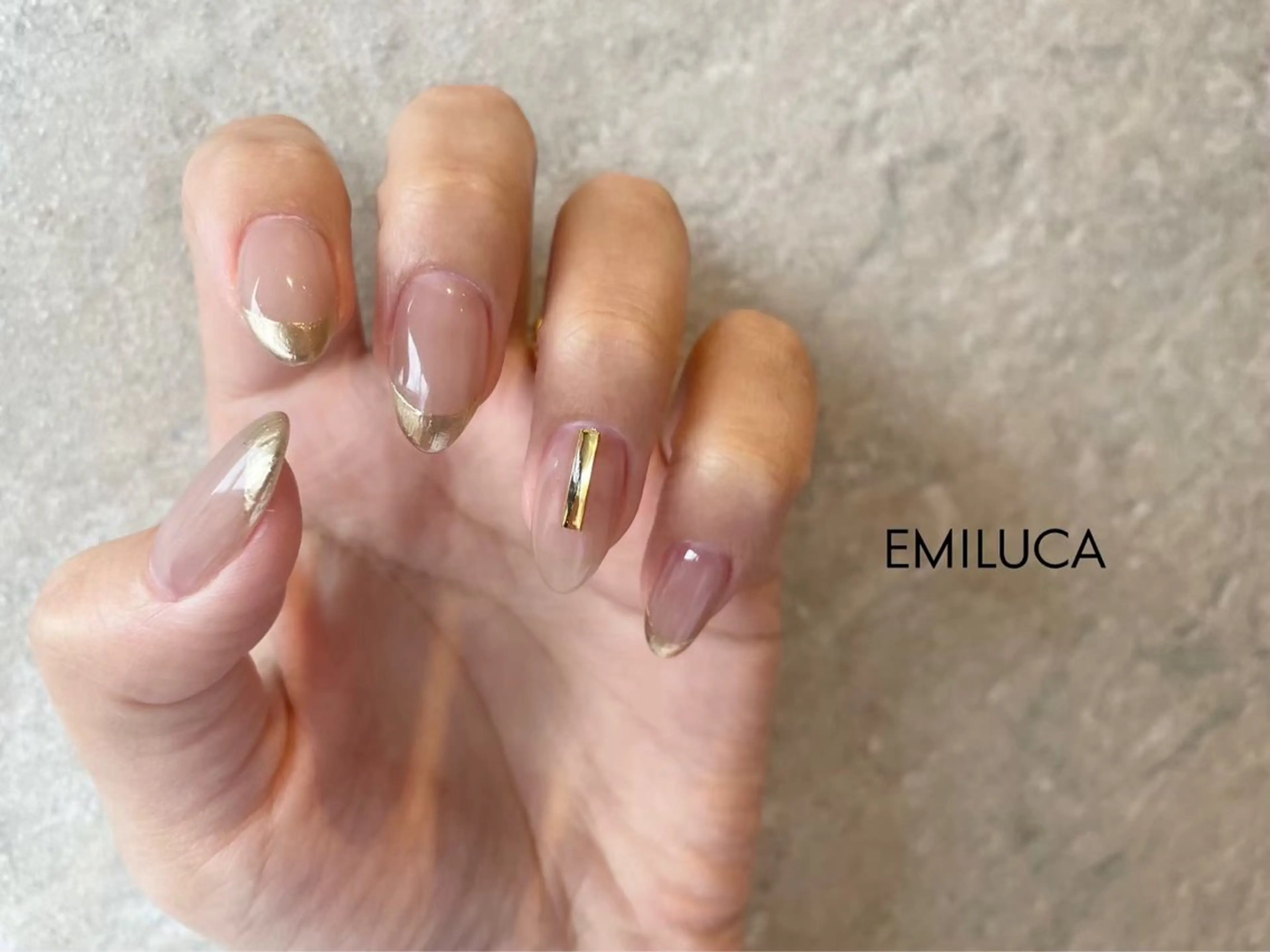 ネイル フレンチネイル ミラーネイル ビューティーサロン EMILUCAのネイルデザイン