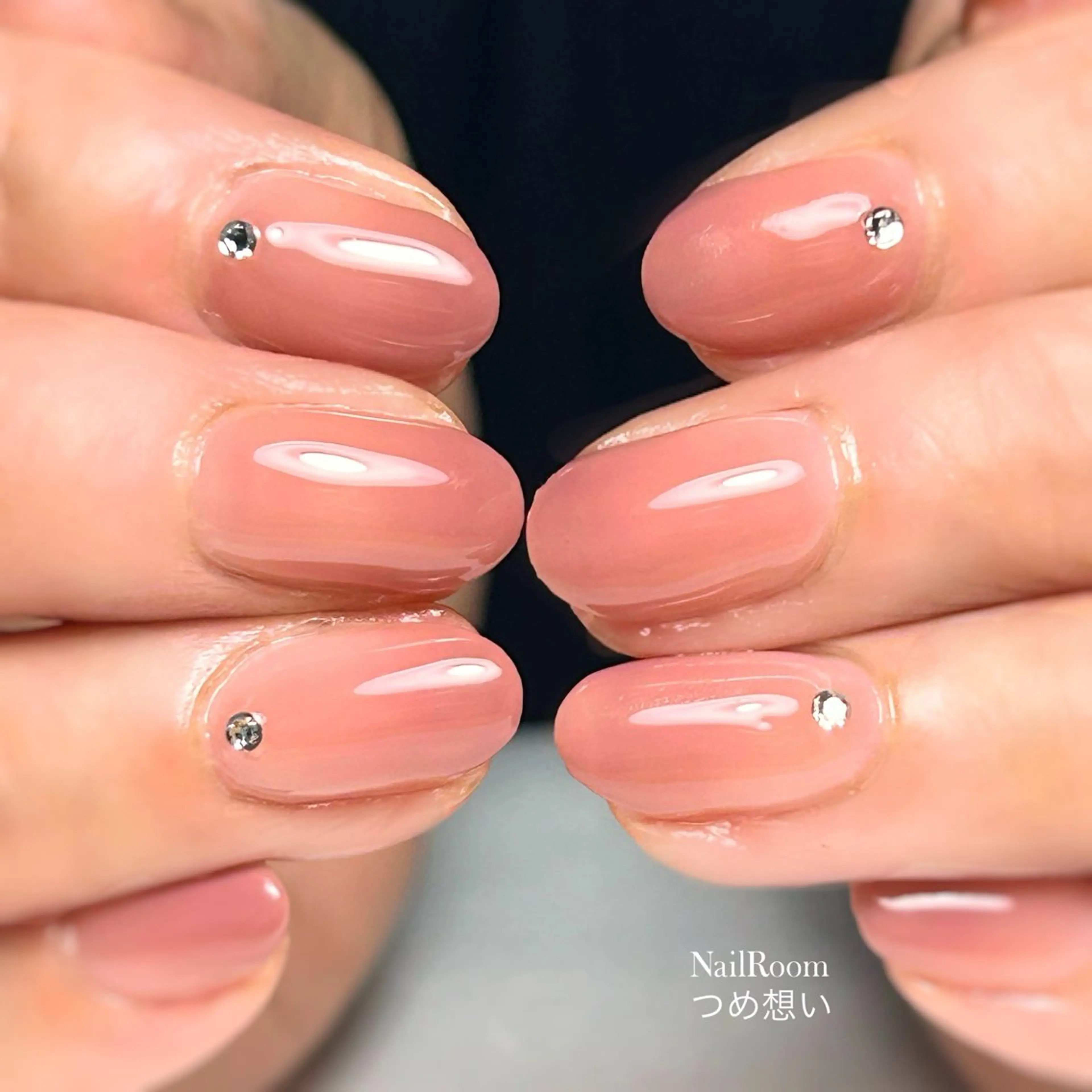 ネイル ピンク ストーンネイル NailRoom つめ想いのネイルデザイン