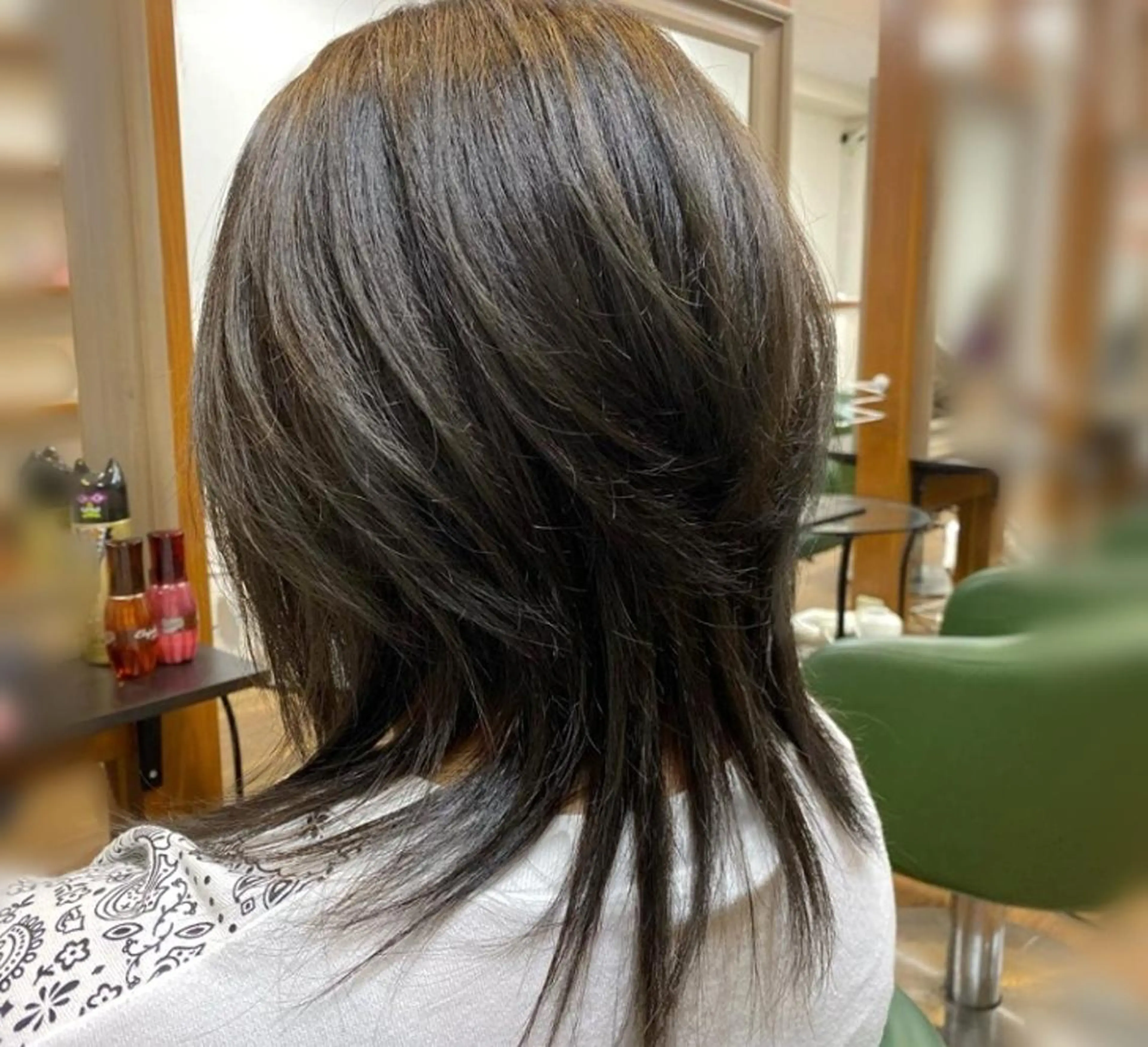 ミディアム ウルフカット カット ヘアカラー トリートメント 渡辺 康行のヘアスタイル