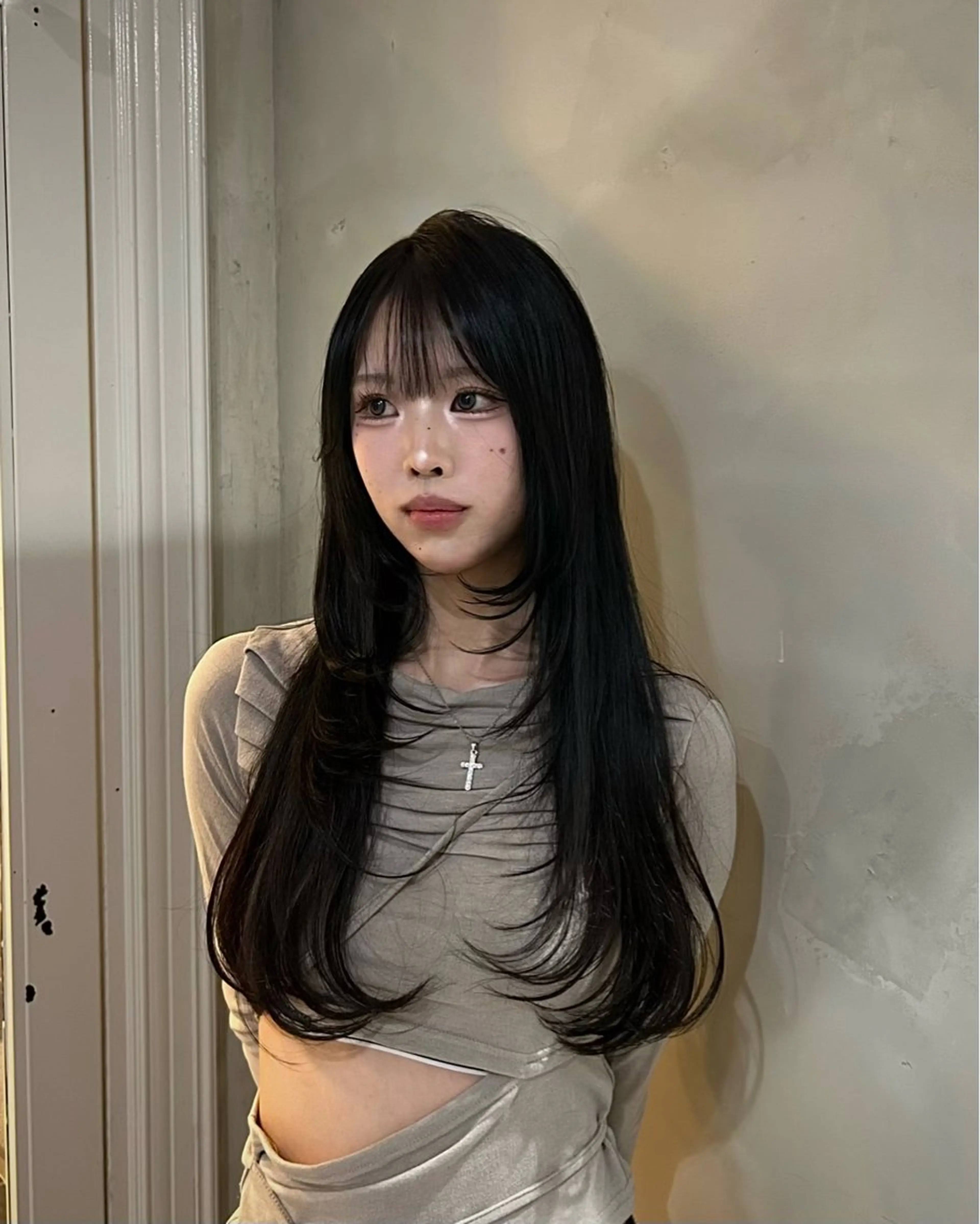 ロング レイヤーカット ロング カット トリートメント 韓国レイヤーカット/ 暗髪カラー/林 竜翔のヘアスタイル