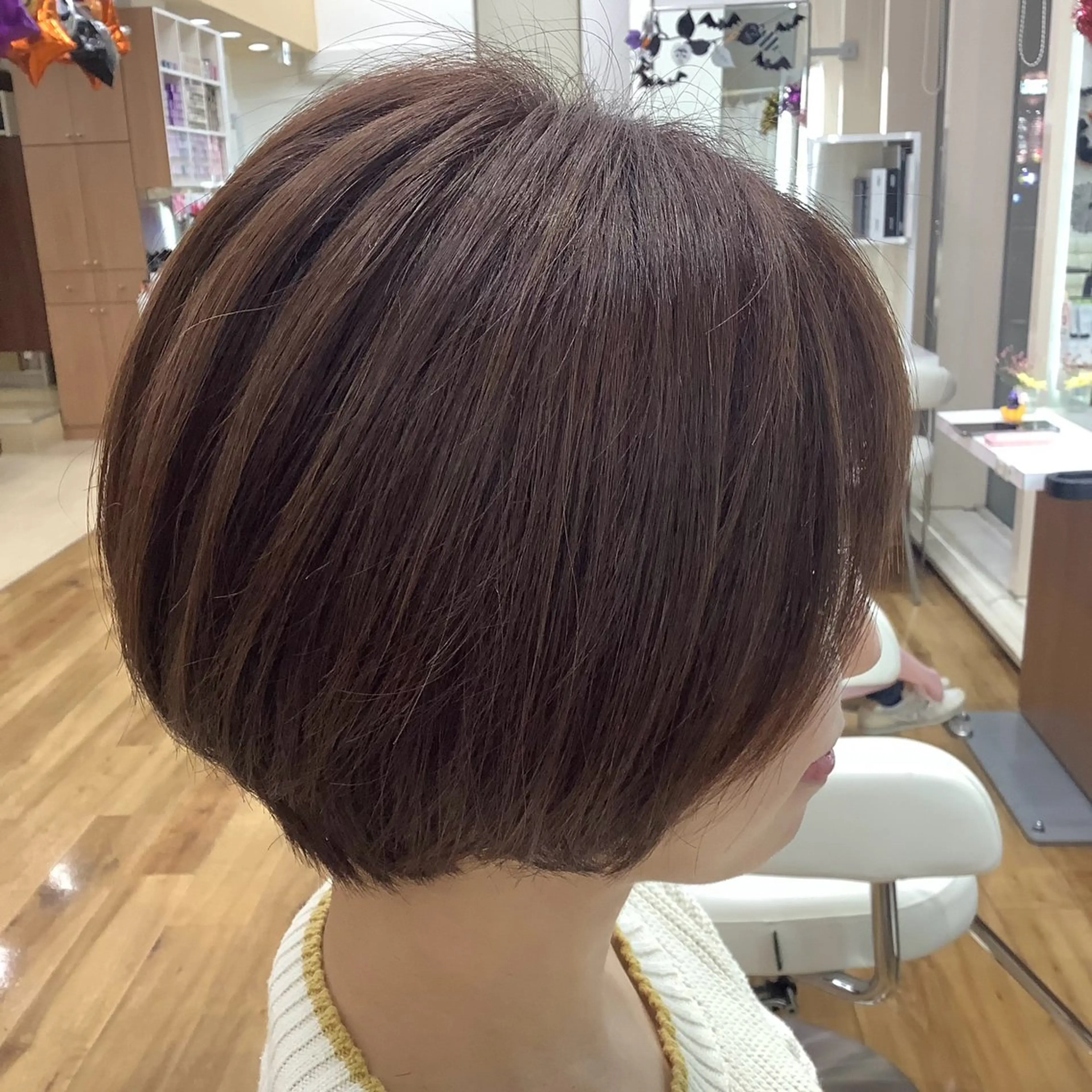 ショート カラー ショートヘア サイドバング 大滝 美里のヘアスタイル