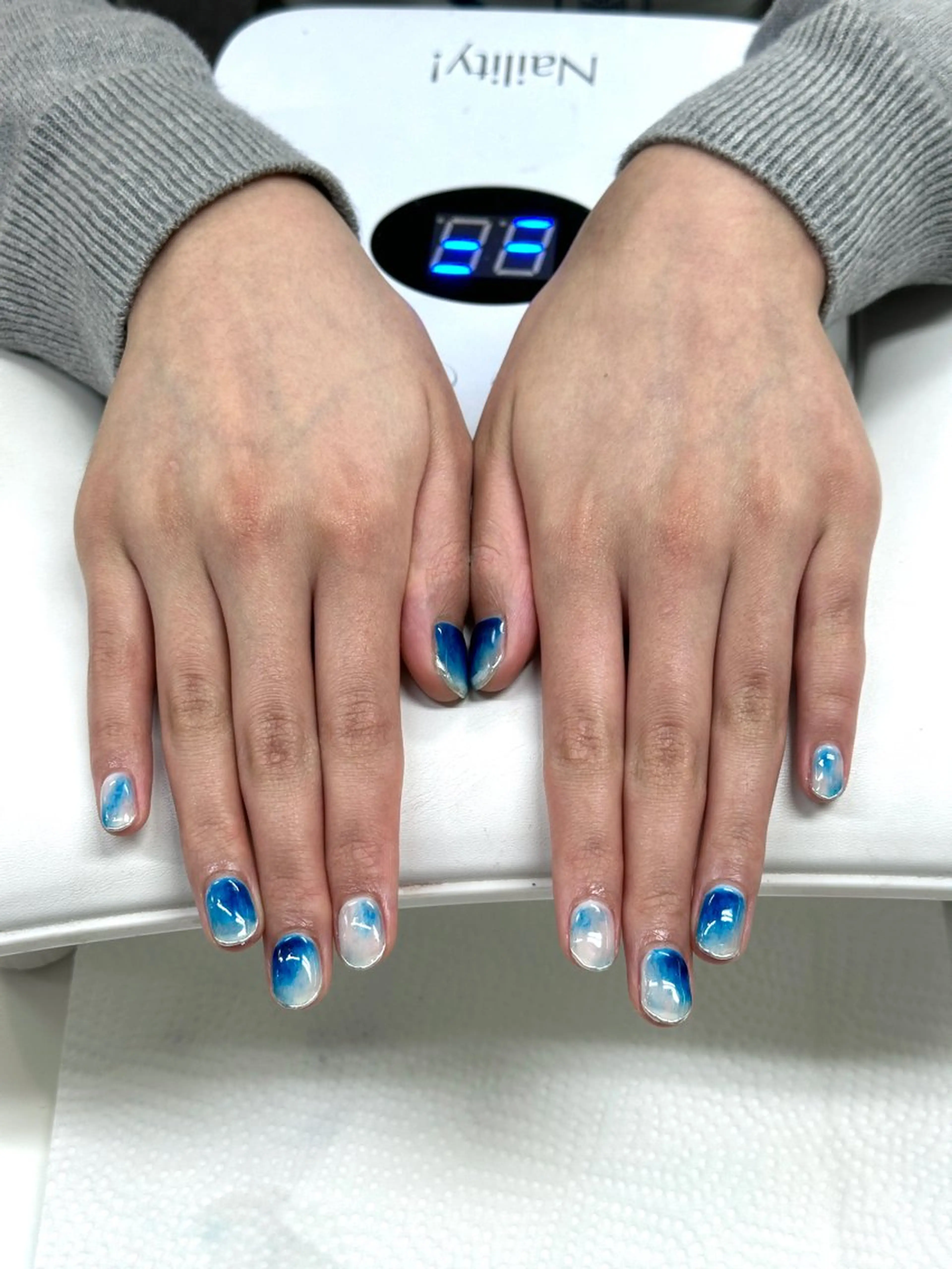 ネイル プラスネイル銀座中央通り店所属・はちや ゆいなのネイルデザイン