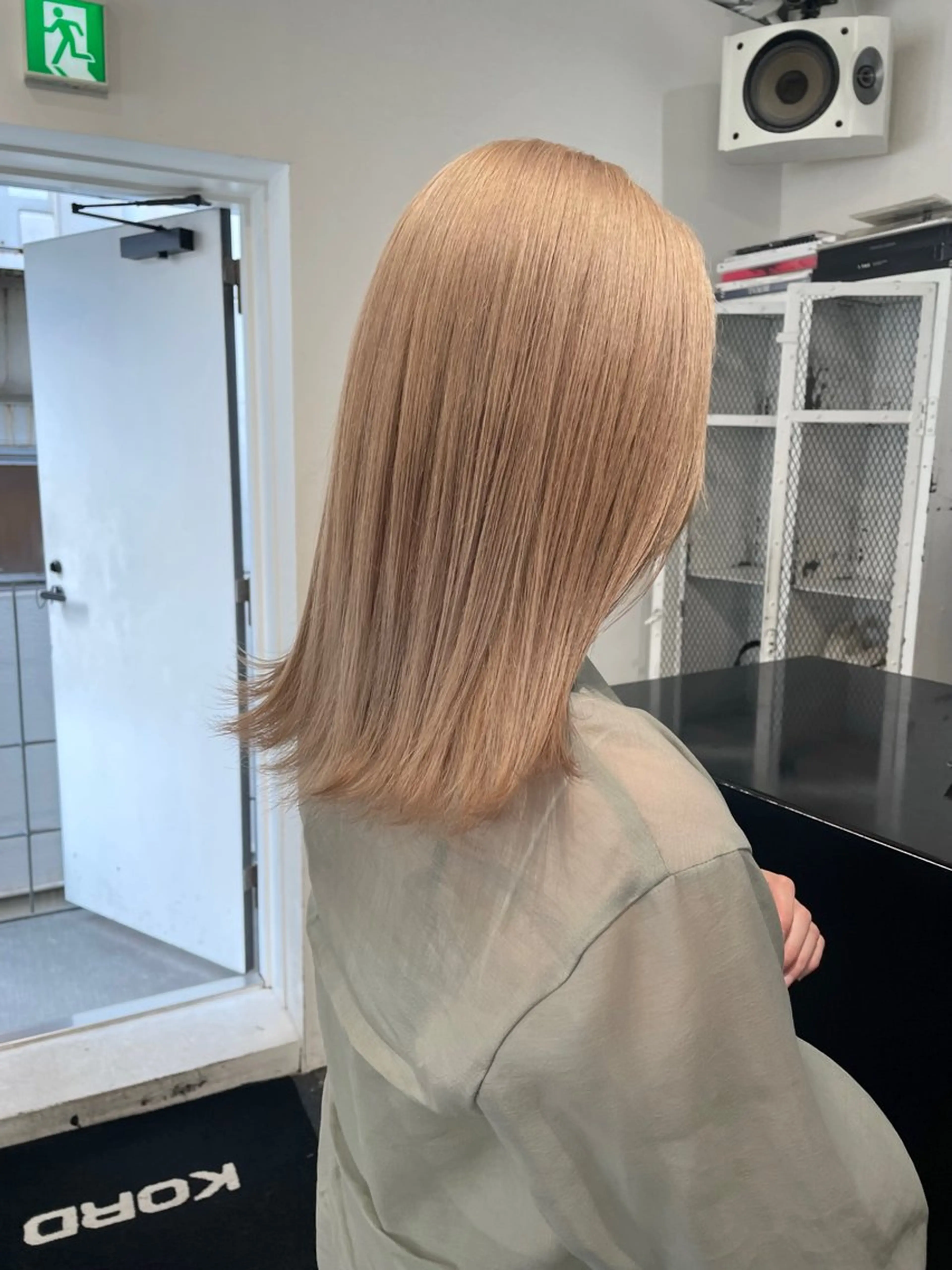 ミディアム カラー ヘアアレンジ ブリーチ ブロンド カット ヘアカラー トリートメント 艶ハイトーン/ヘア アレンジAYAKAのヘアスタイル