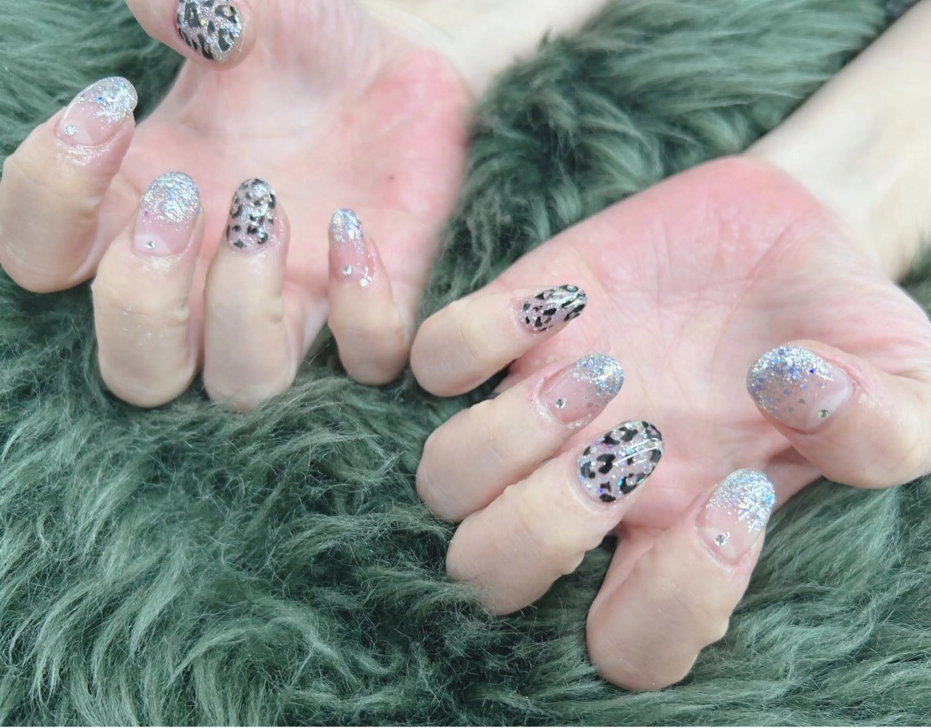 ネイル アニマル柄 グラデーション ラメ(グリッター) ラメグラデーション ハンドネイル Nail Salon agré所属・agré ネイルサロン　アグレのネイルデザイン