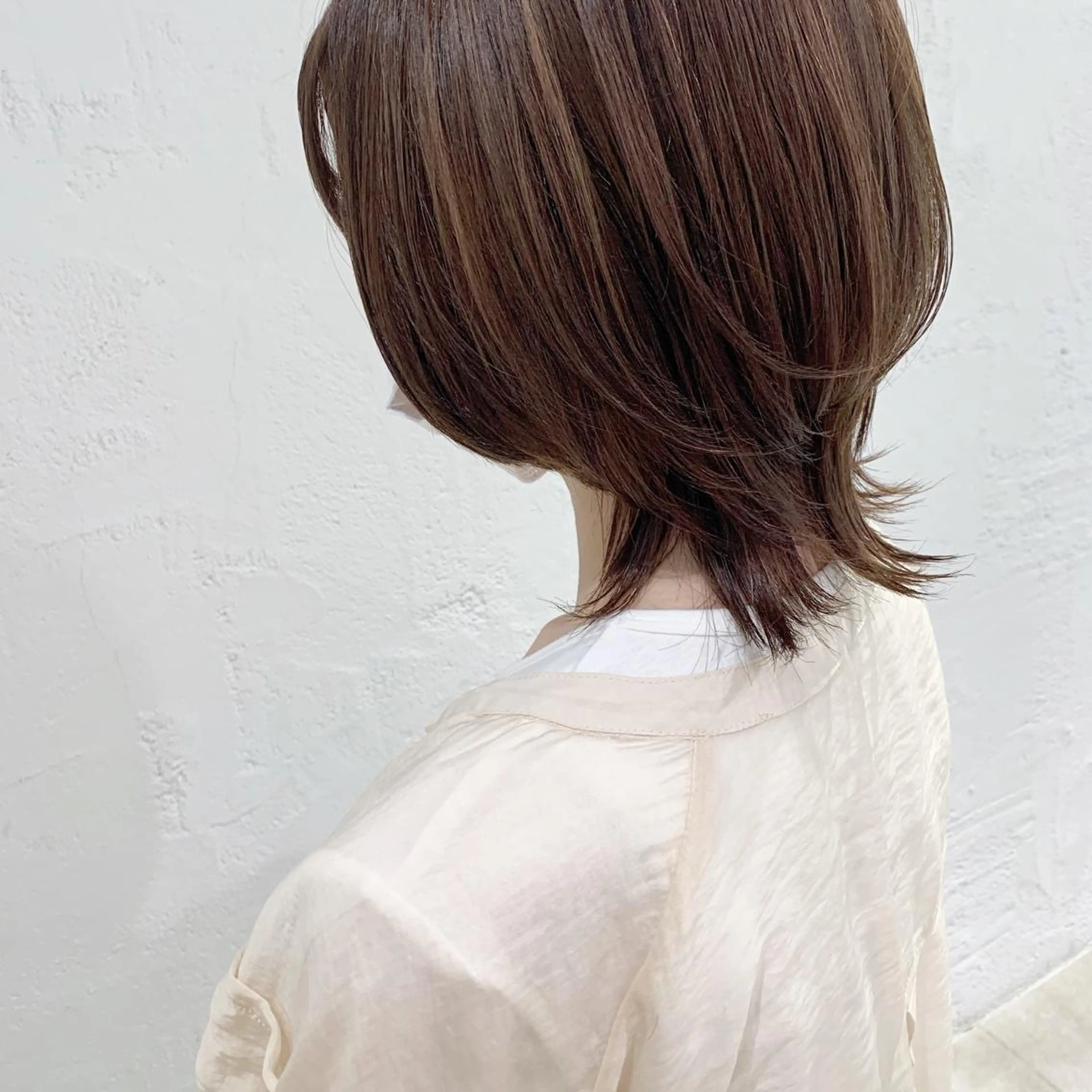 ミディアム カラー ヘアアレンジ ブリーチ ハイライトカラー ハイライト 🫧透明感カラー/ ボブ/小笠原汐海🪽のヘアスタイル