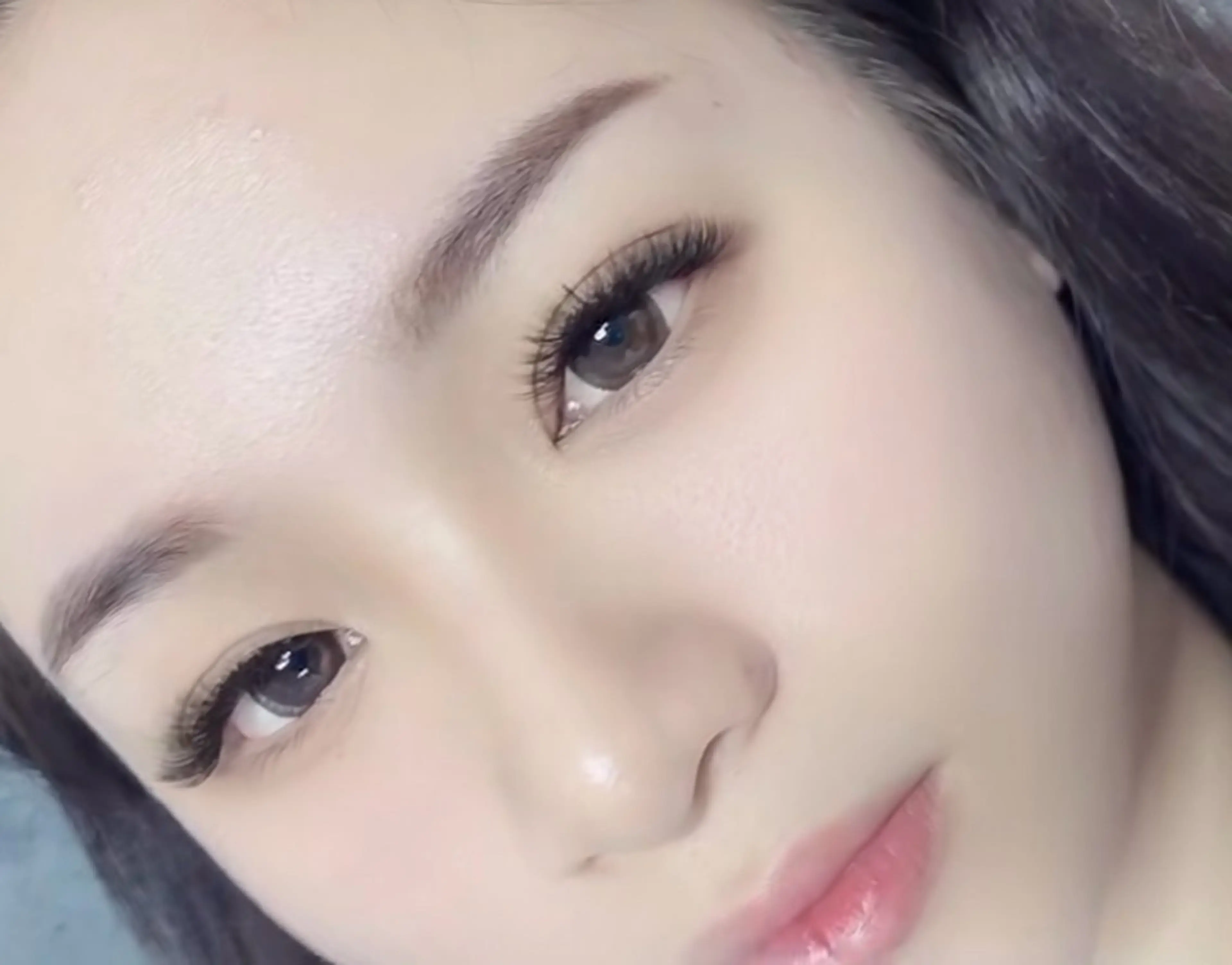 眉カット その他（アイブロウ）　ボリュームラッシュ500本(上のみ)とアイブロウ眉スターリング　セットの写真