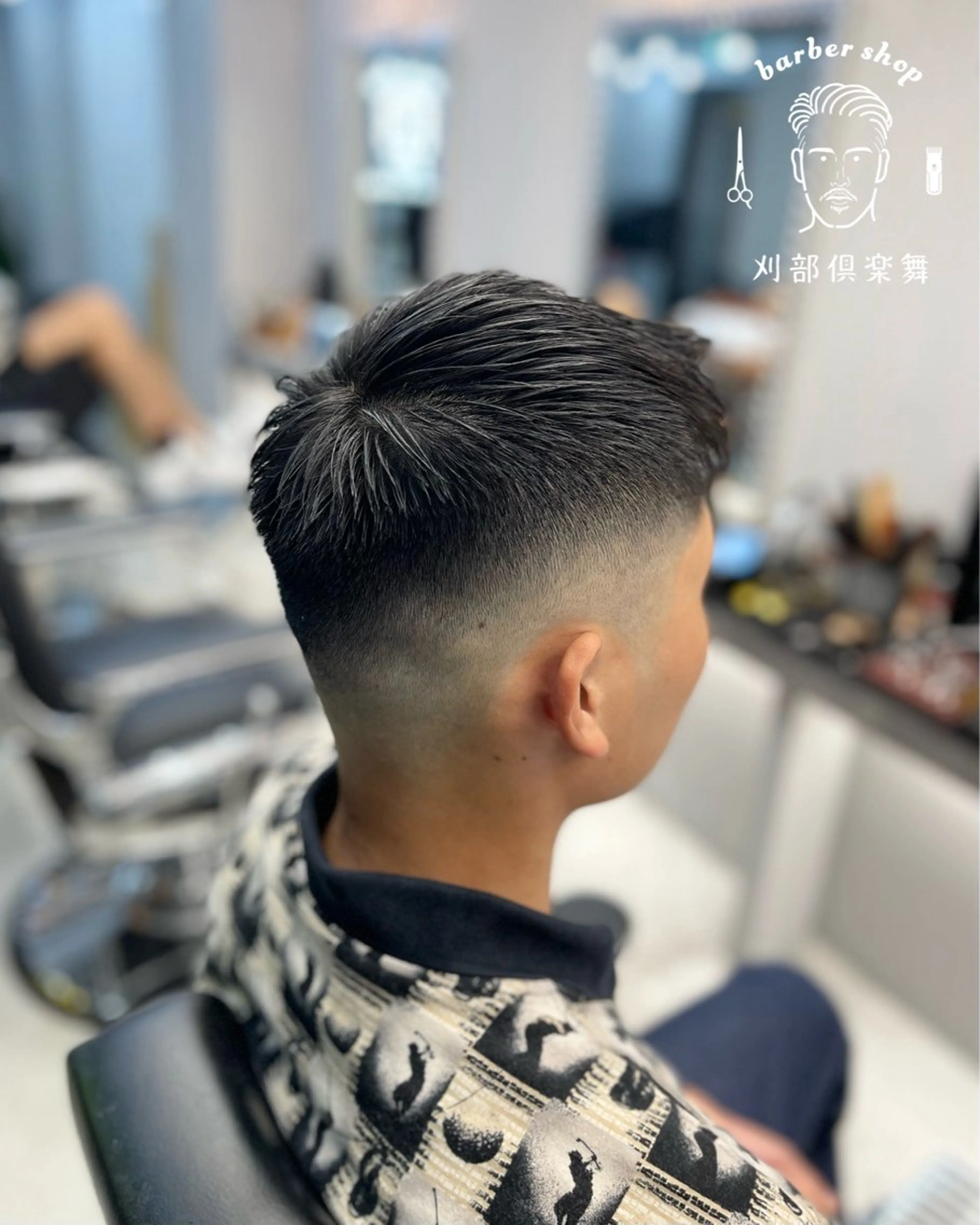 ショート 天王寺で1番人気の フェード師/大野尋哉のヘアスタイル