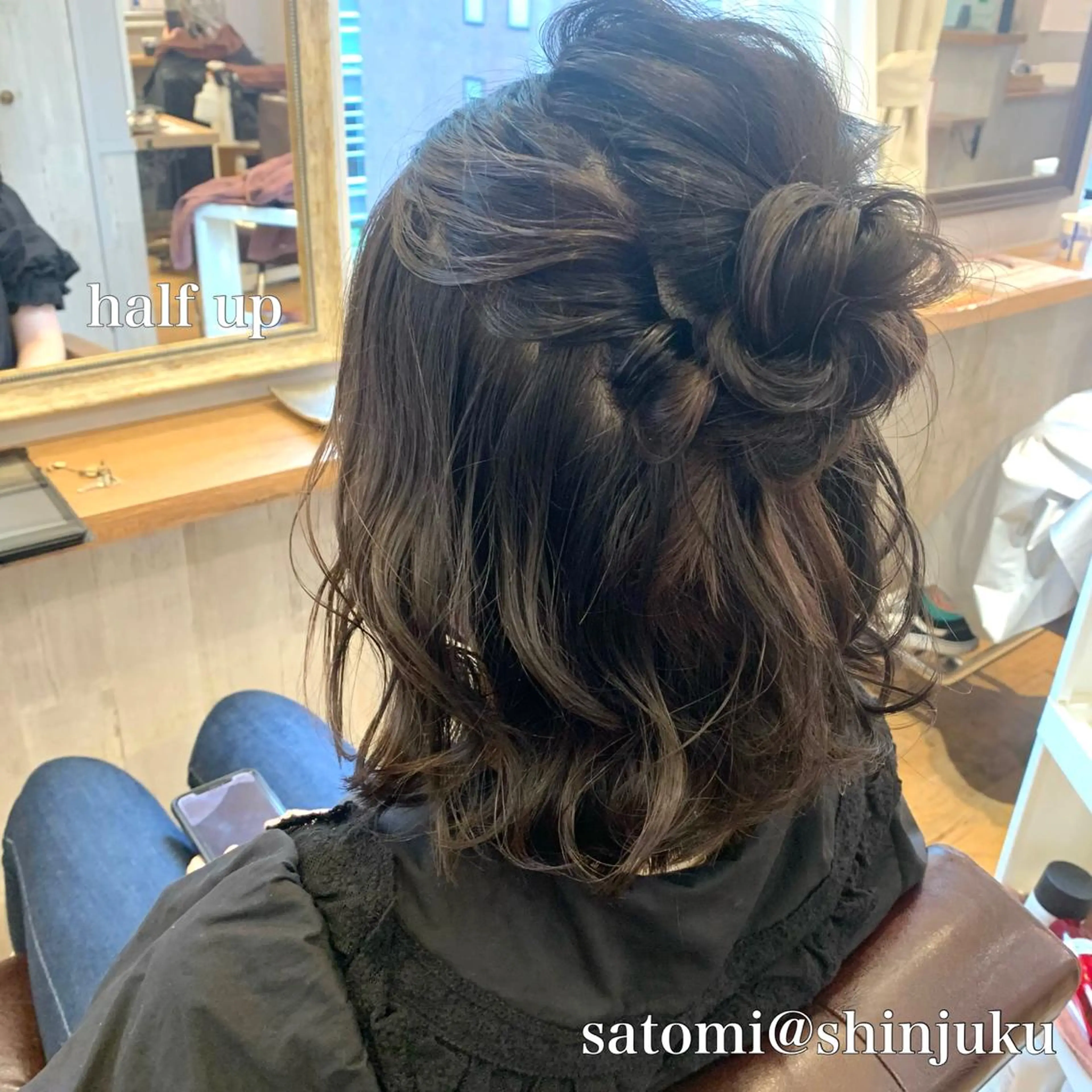 ミディアム お団子ヘア 淡色ふんわりhair 新宿satomiのヘアスタイル