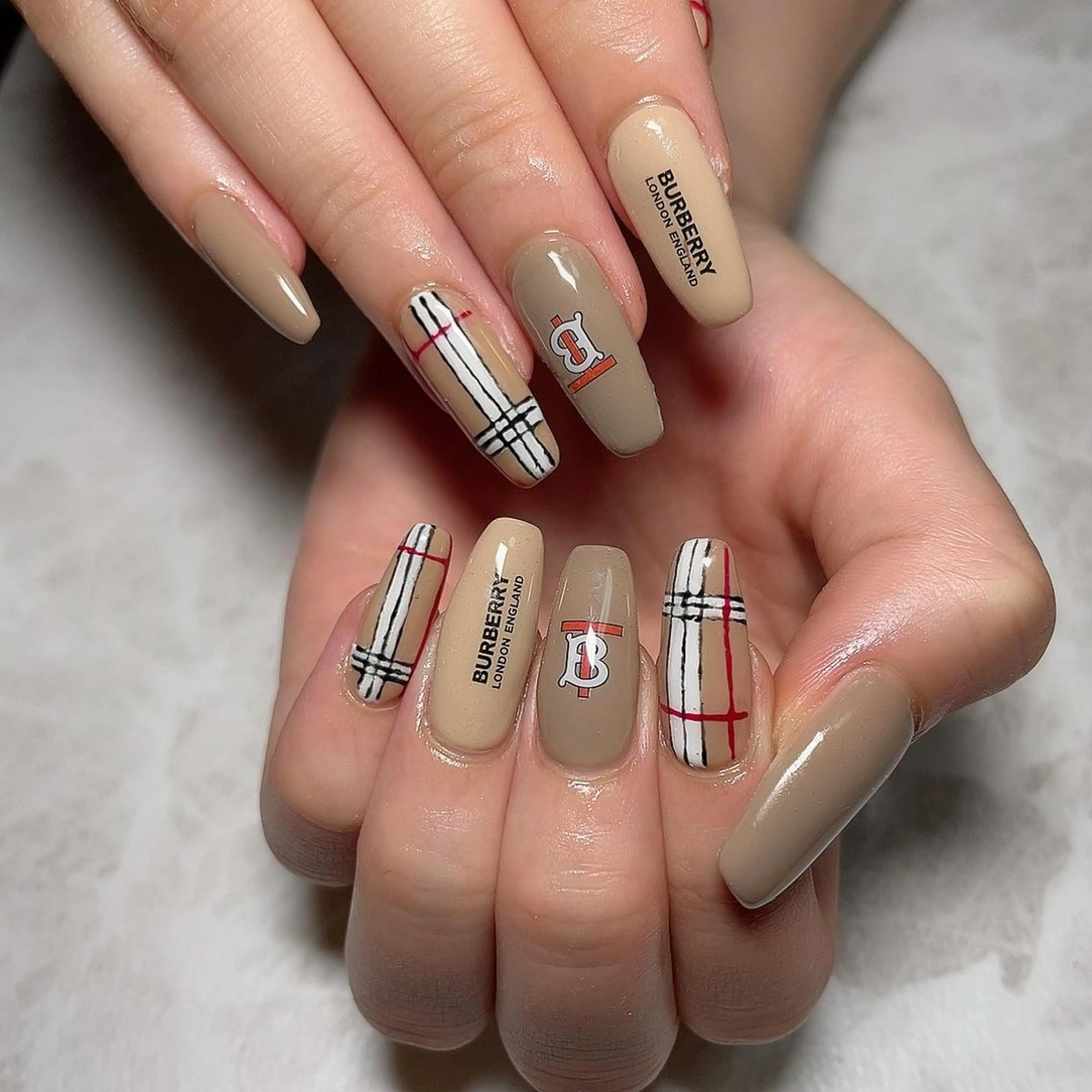 ネイル 知花 梨花のネイルデザイン