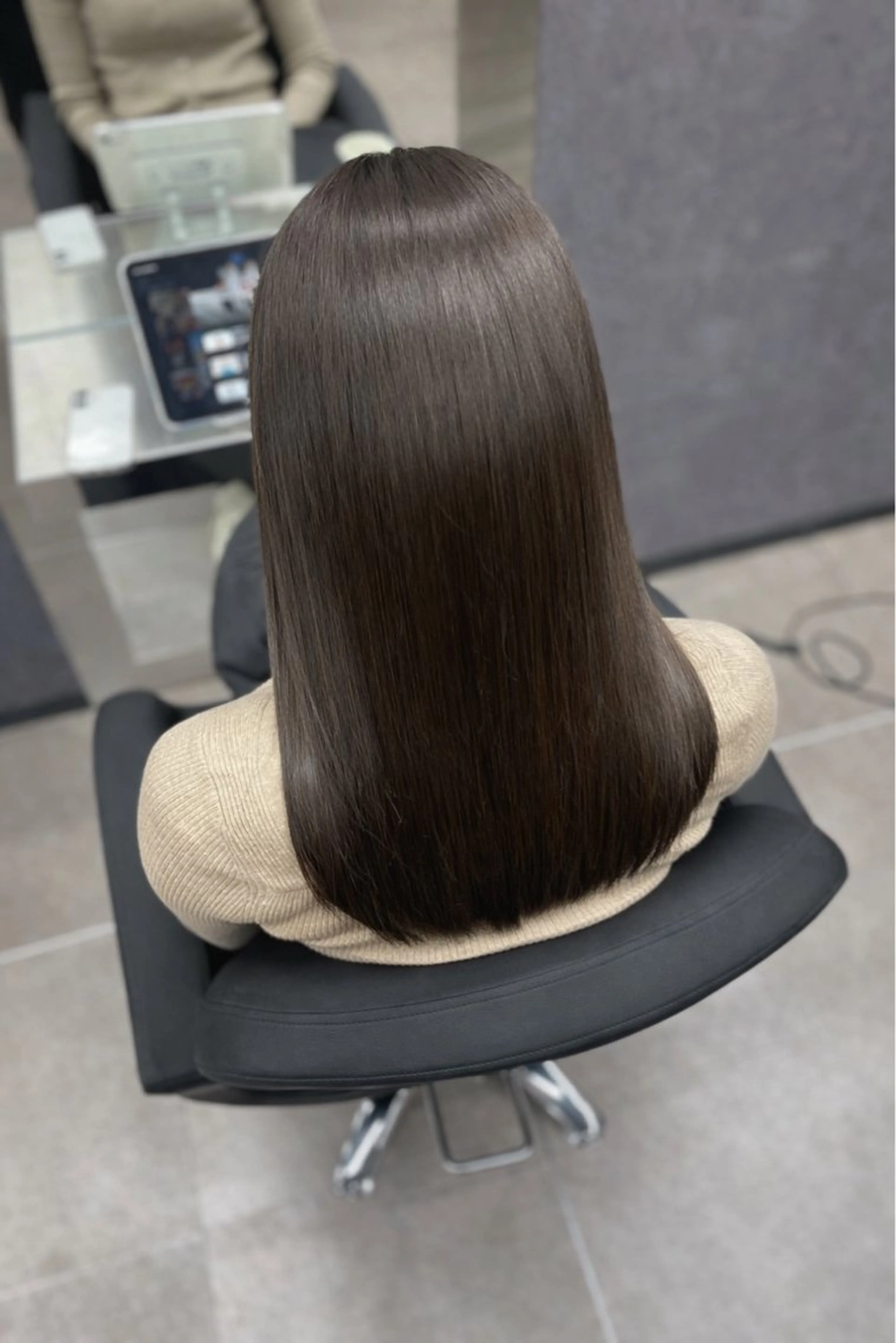 セミロング カット ヘアカラー トリートメント CYNTHIADUE 店長| IRISUのヘアスタイル