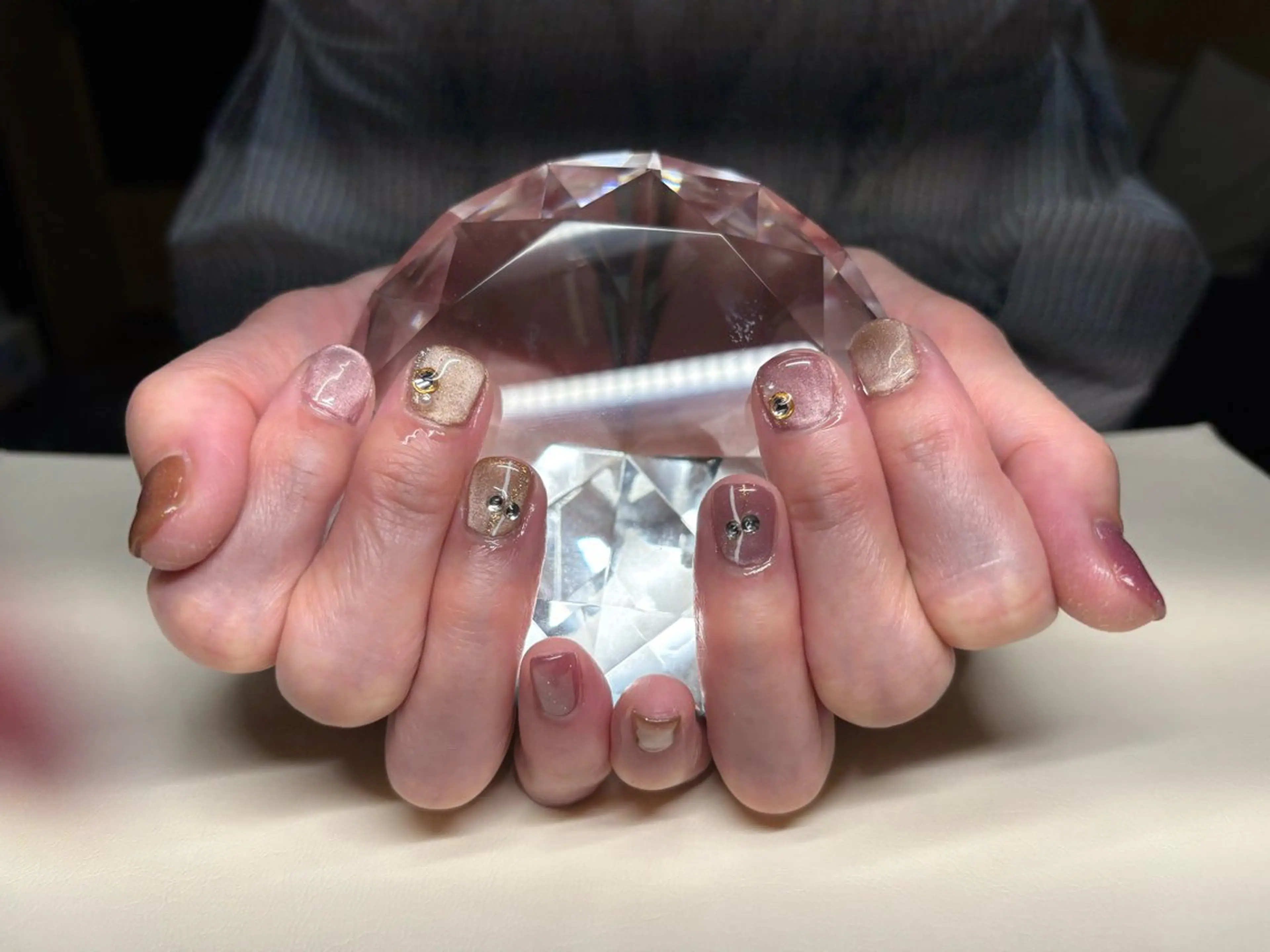 ネイル Rainbow Moonのネイルデザイン