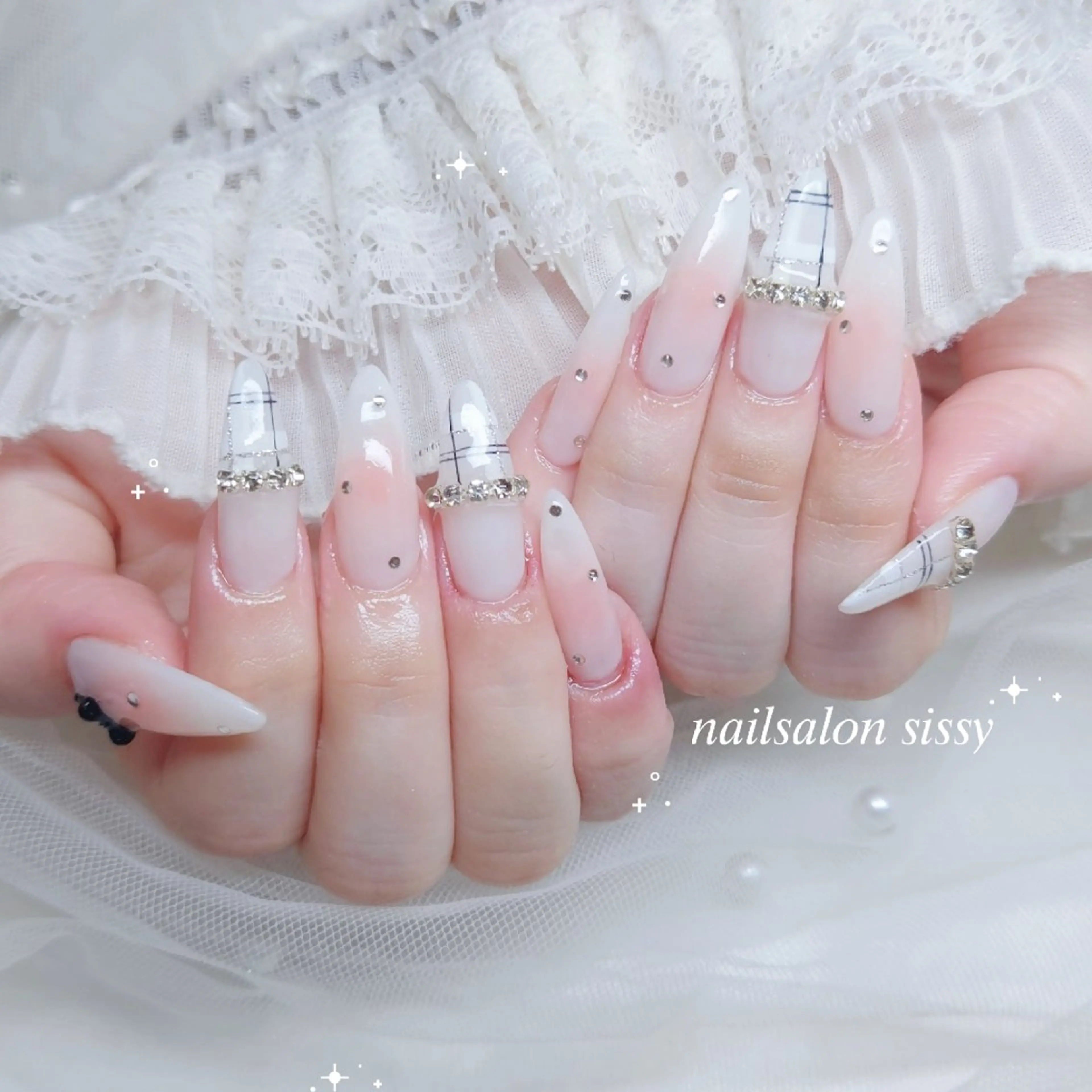 ネイル チークネイル ガーリー ワンホンネイル ハンドネイル nailsalon sissy所属・sissy hatsuneのネイルデザイン