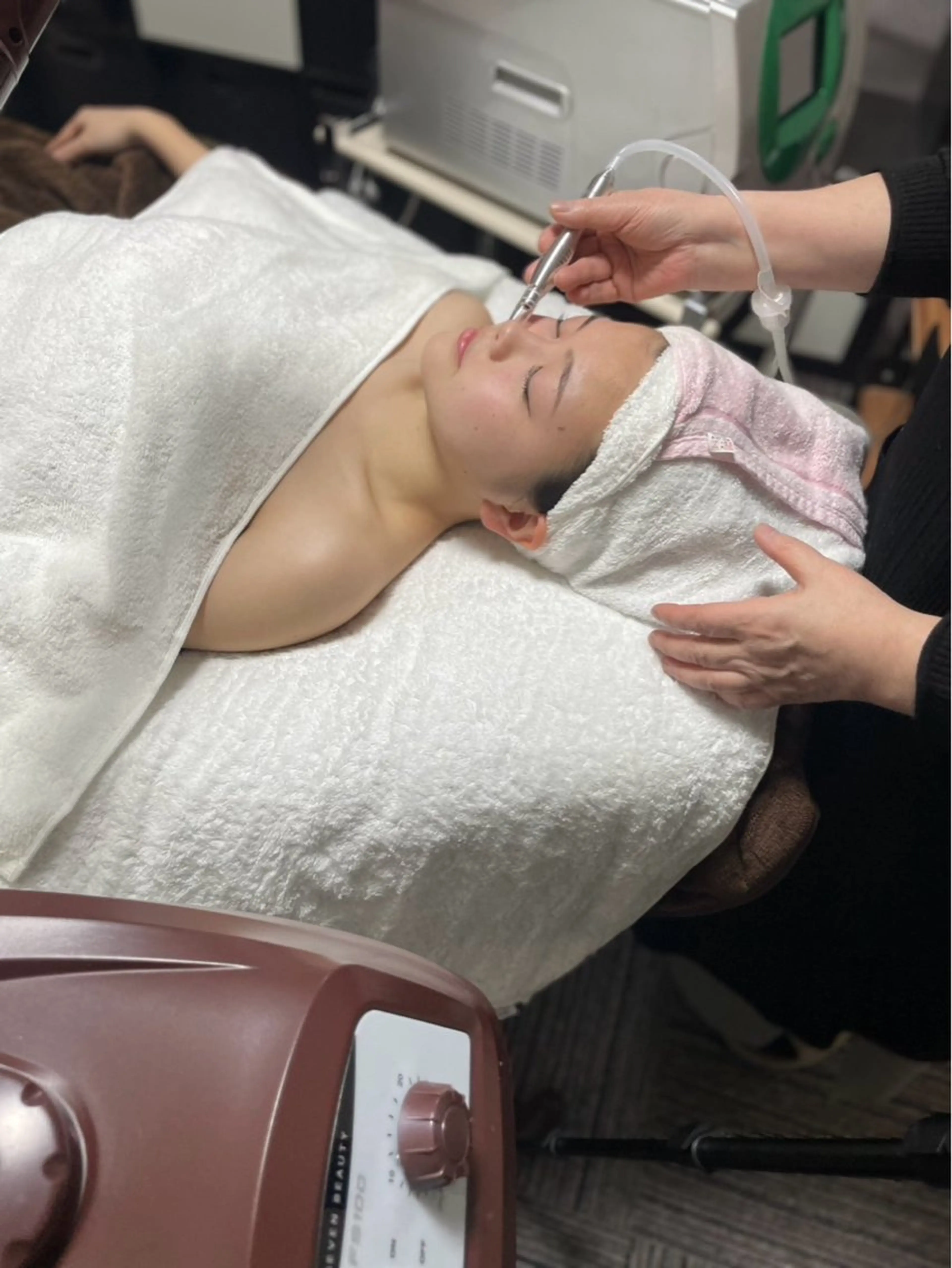 小鼻特価❗️必見‼️クレンジング→洗顔→ホットパック→バキューム吸引→小鼻フォト→炭酸ミスト→お仕上げ‼️の写真