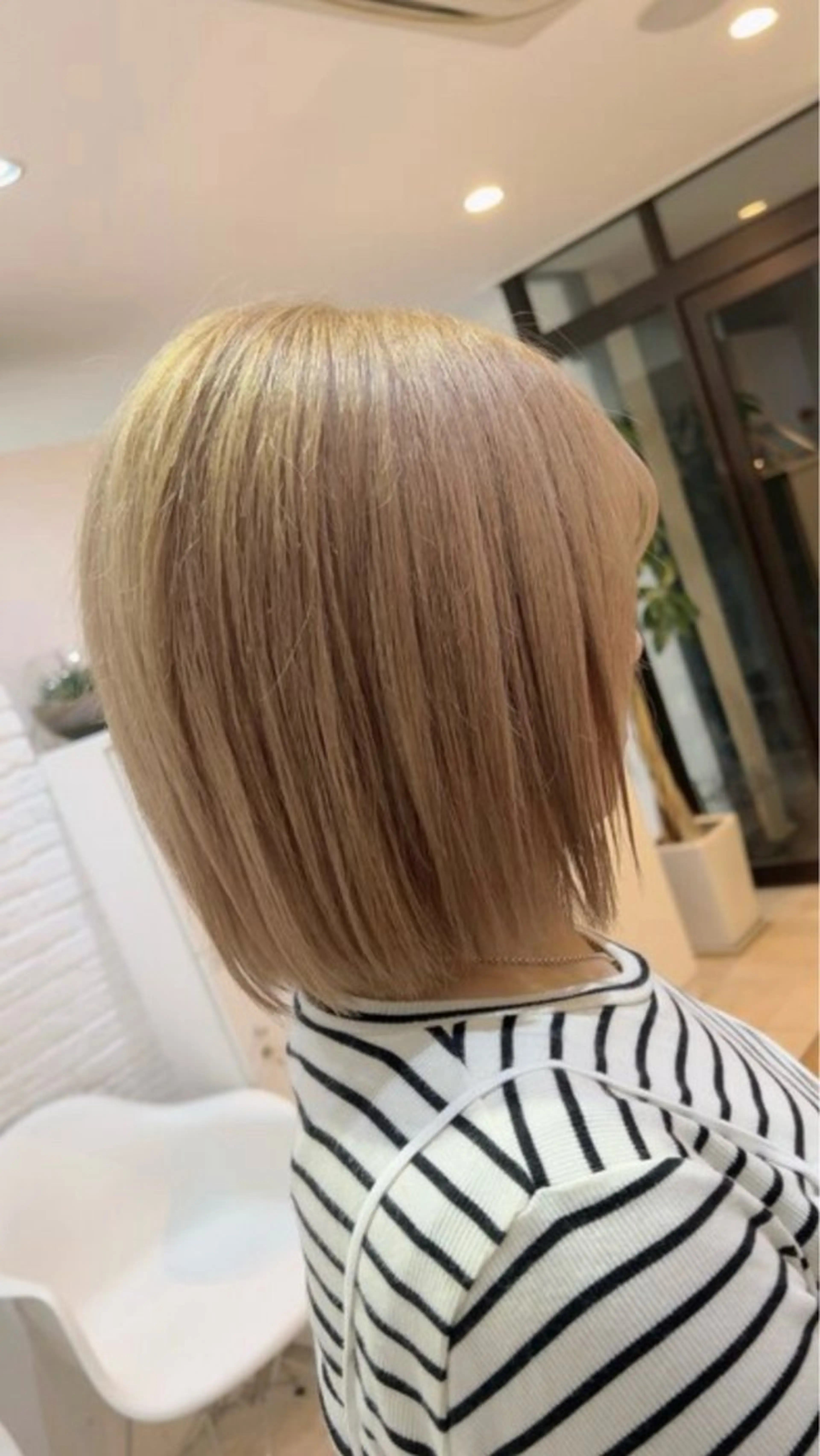 ミディアム カラー ハイトーンカラー ボブ カット ヘアカラー 山口 祐美帆のヘアスタイル