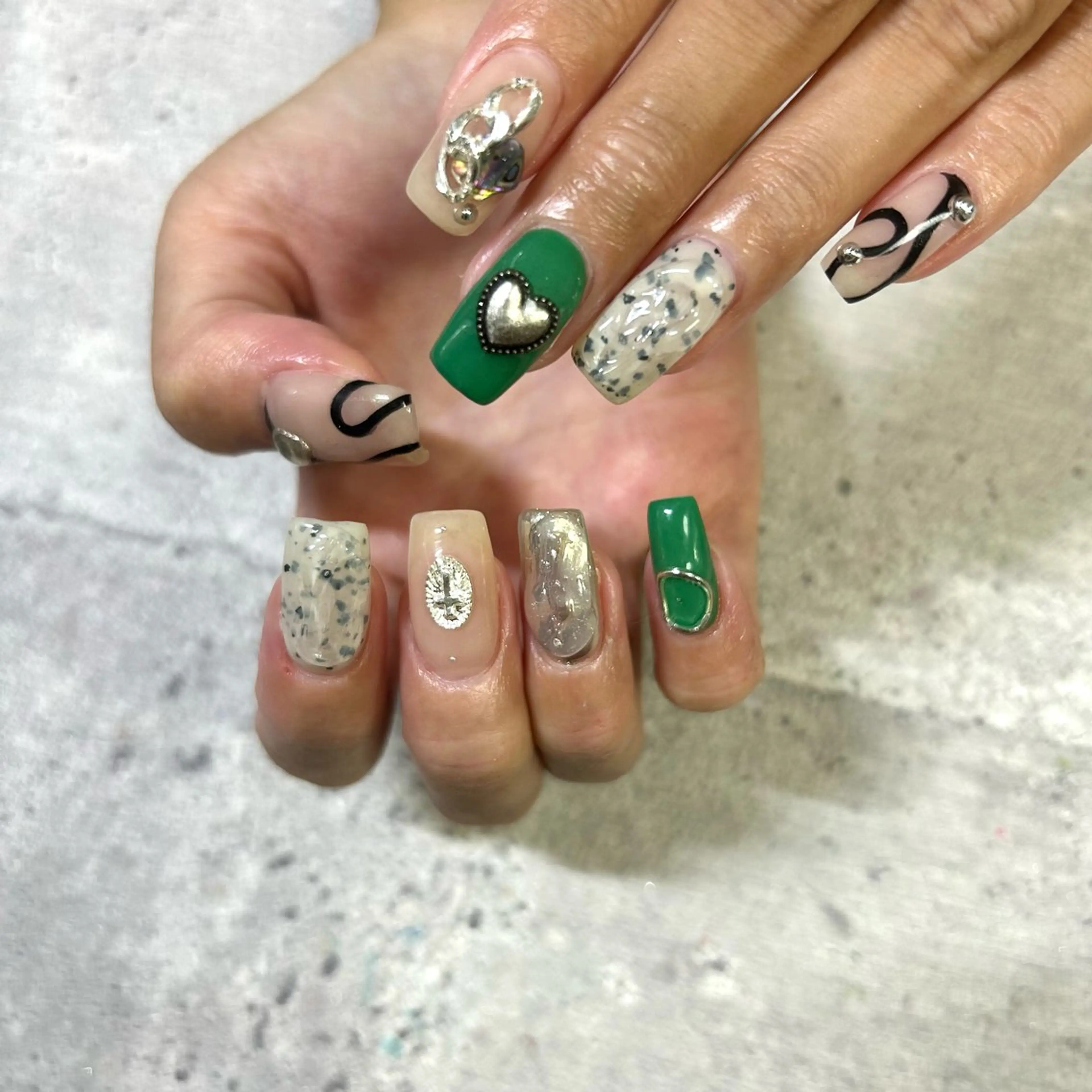 ネイル 今福鶴見ネイル 8(ｴｲﾄ)のネイルデザイン