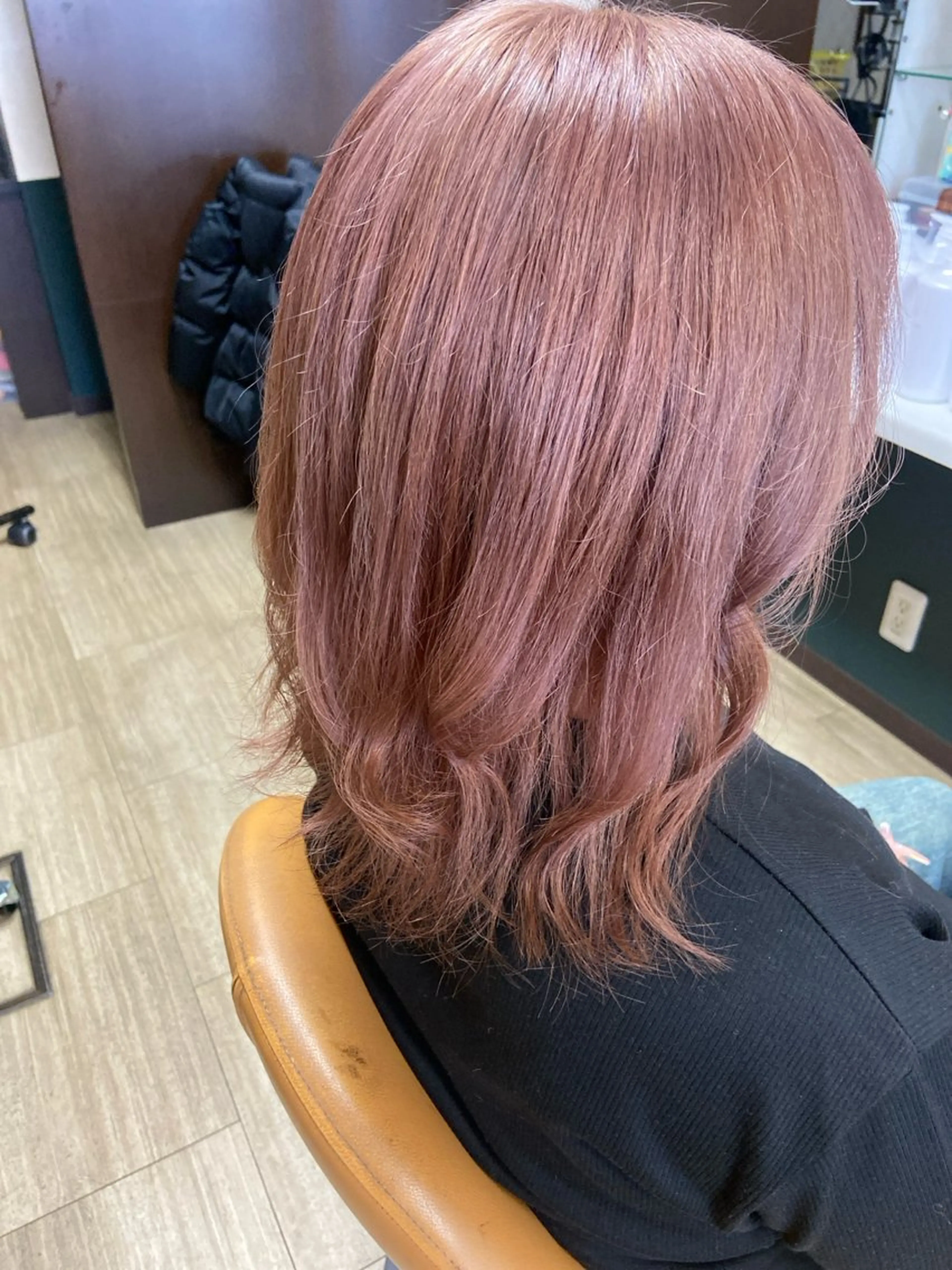 セミロング カラー ベージュカラー ピンクカラー ピンクベージュ カット ヘアカラー 千上 結希奈のヘアスタイル