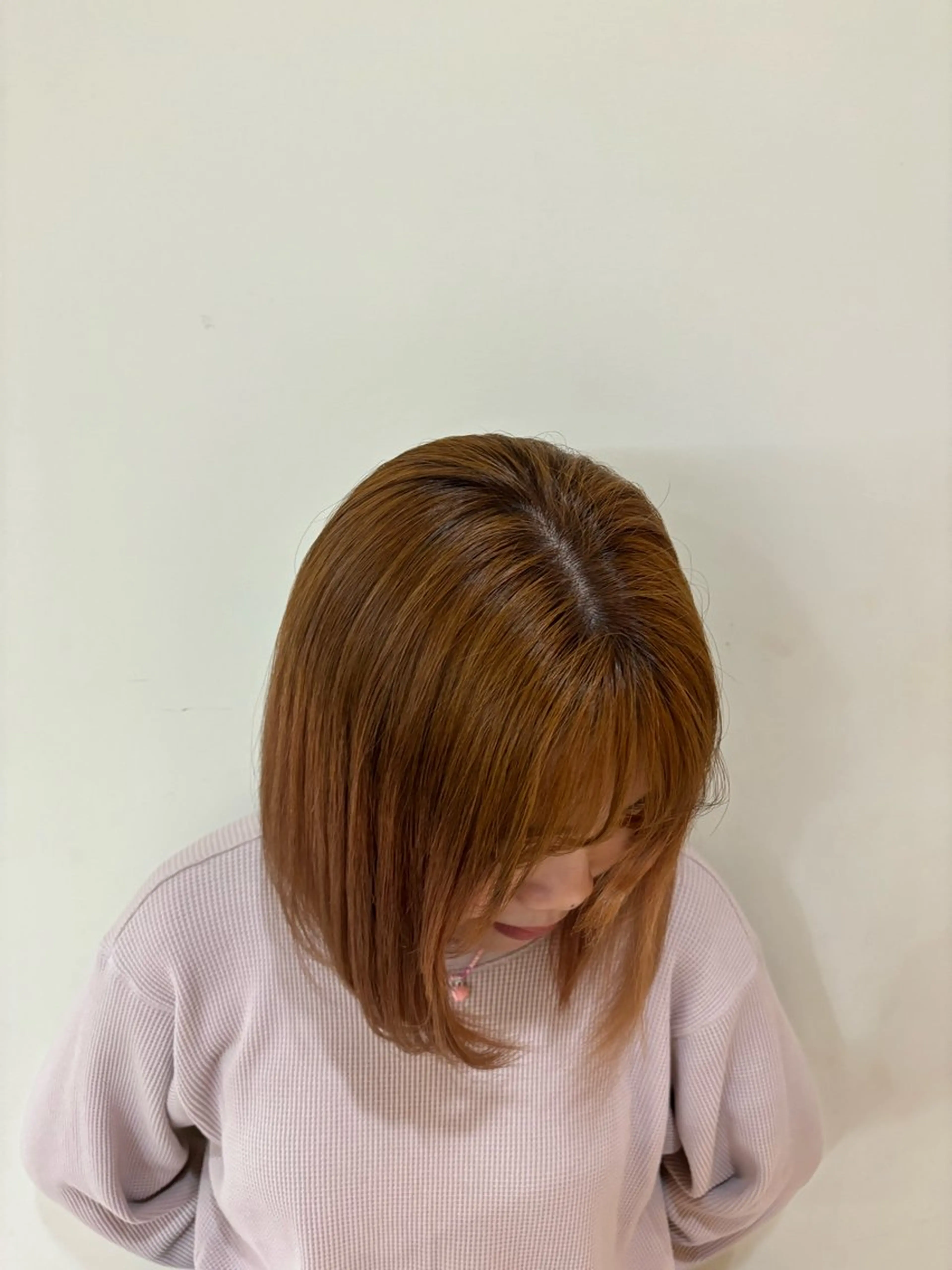 ミディアム カラー 伊藤 杏奈のヘアスタイル