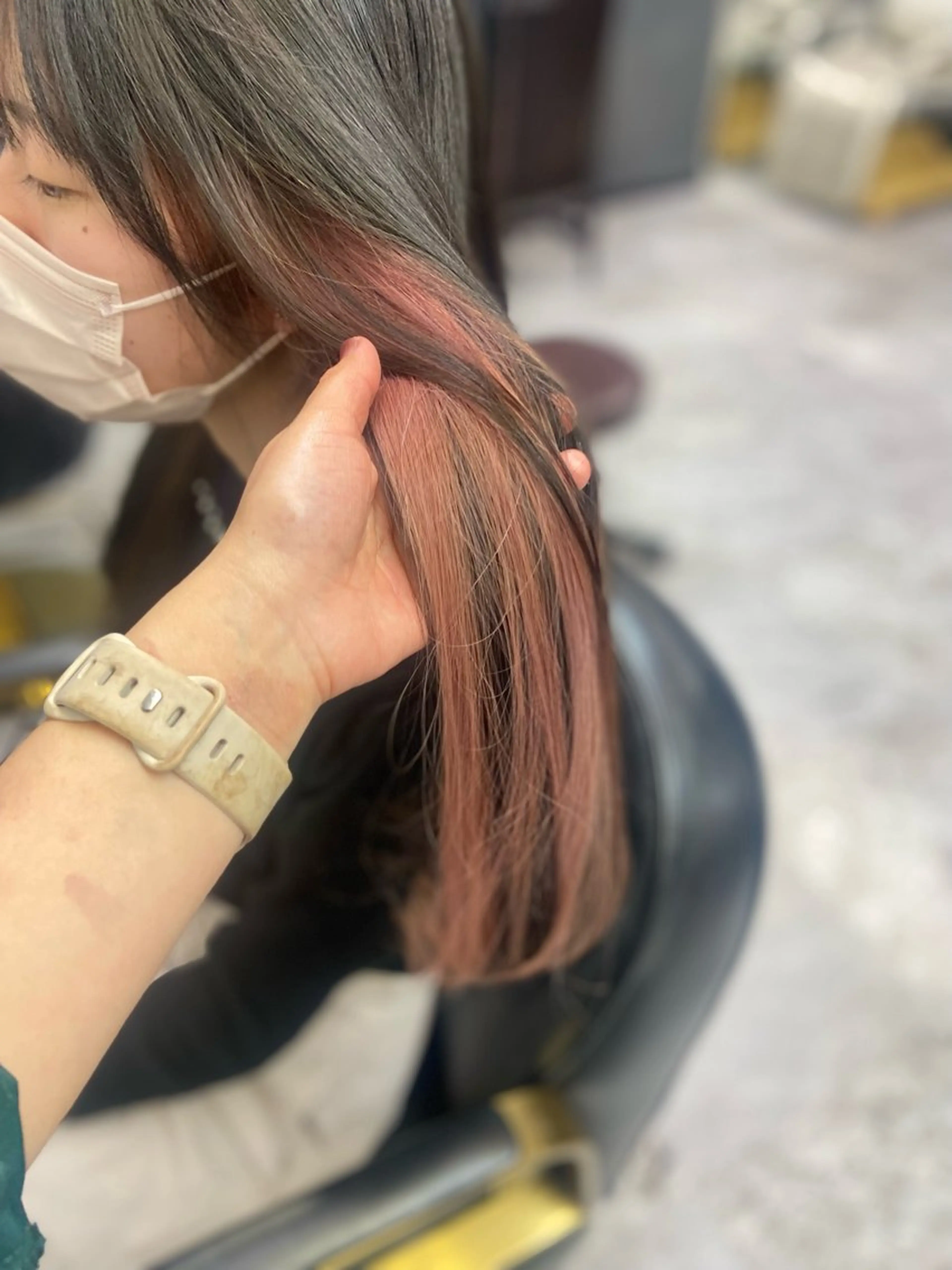 ロング カラー ピンクカラー 瀧下 唯のヘアスタイル