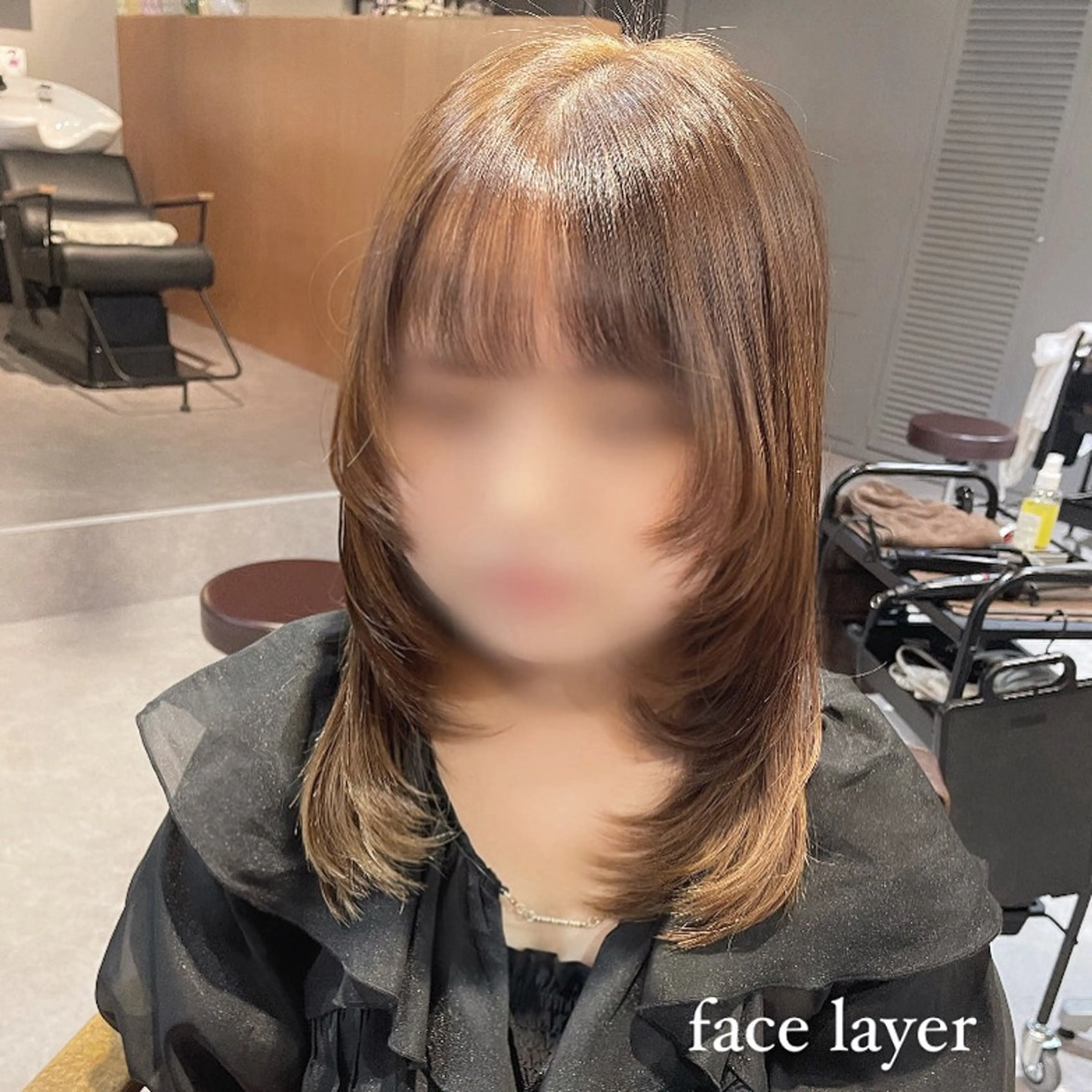 ミディアム カット Mimi🎀 ブリーチなしＷカラーのヘアスタイル