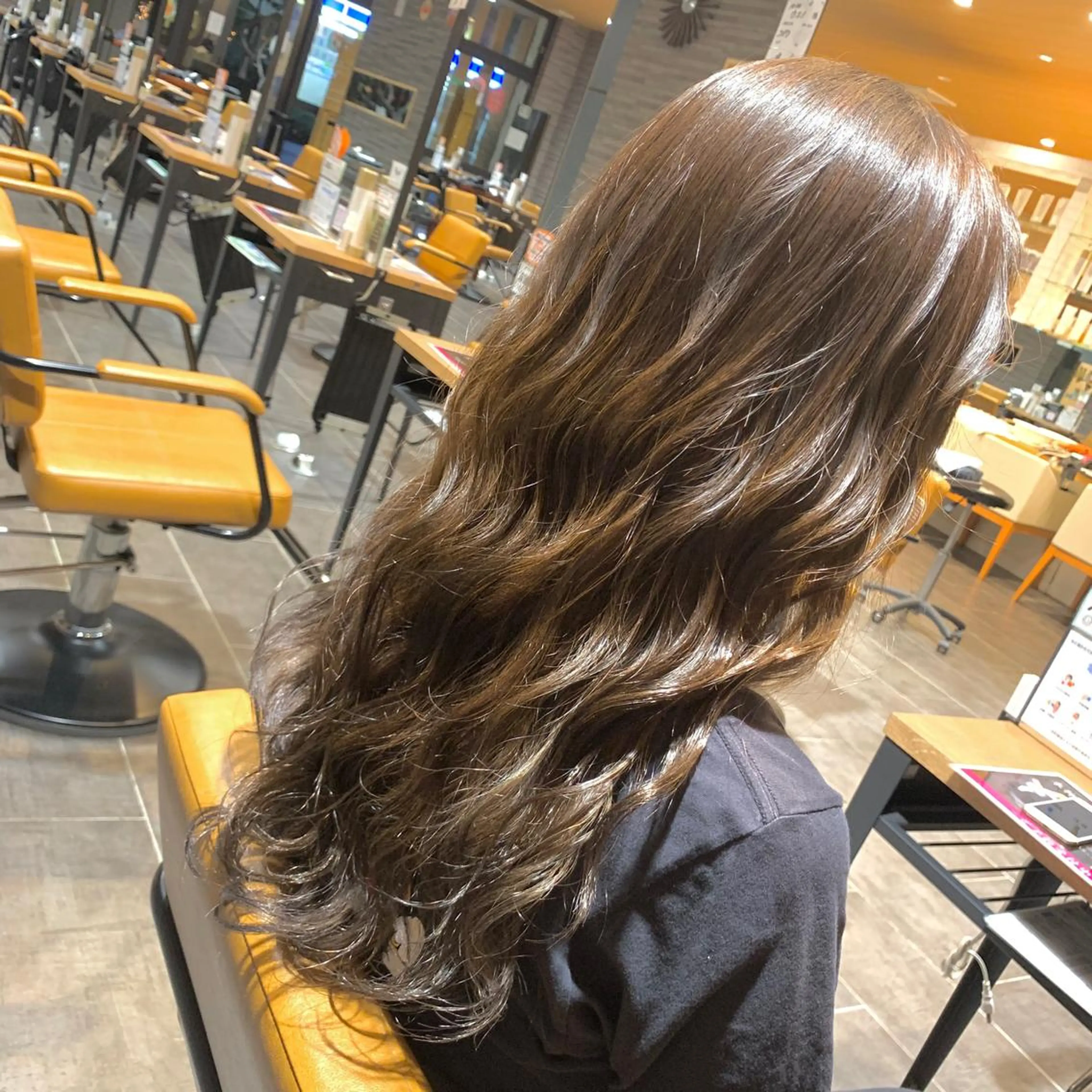 ロング カラー ハイライトカラー インナーカラー ハイライト Gain所属・Gain Nanamiのエステ・リラクイメージ