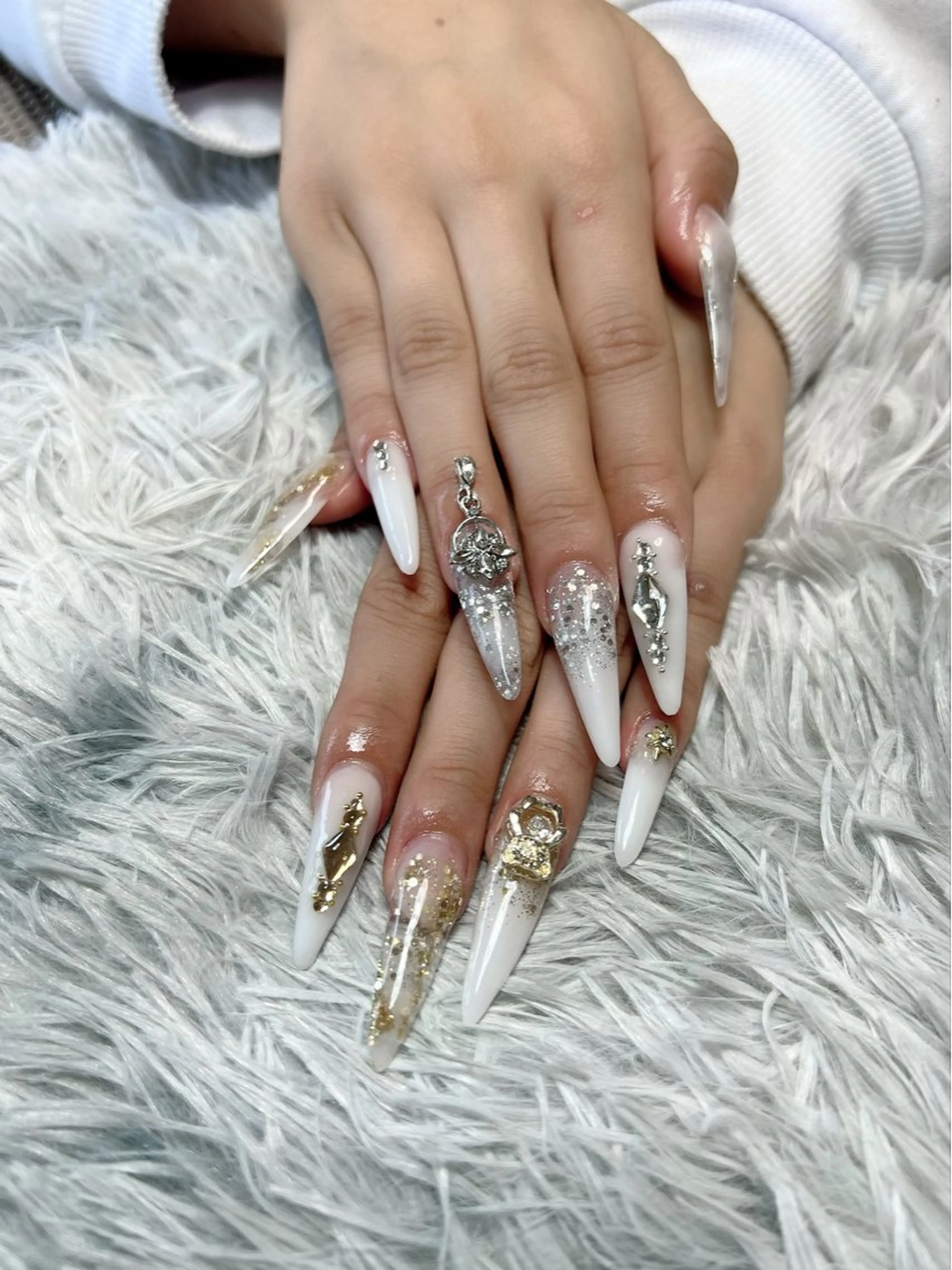 ネイル ロングネイル スカルプネイル 冬ネイル ハンドネイル シェヌネイル JURAのネイルデザイン