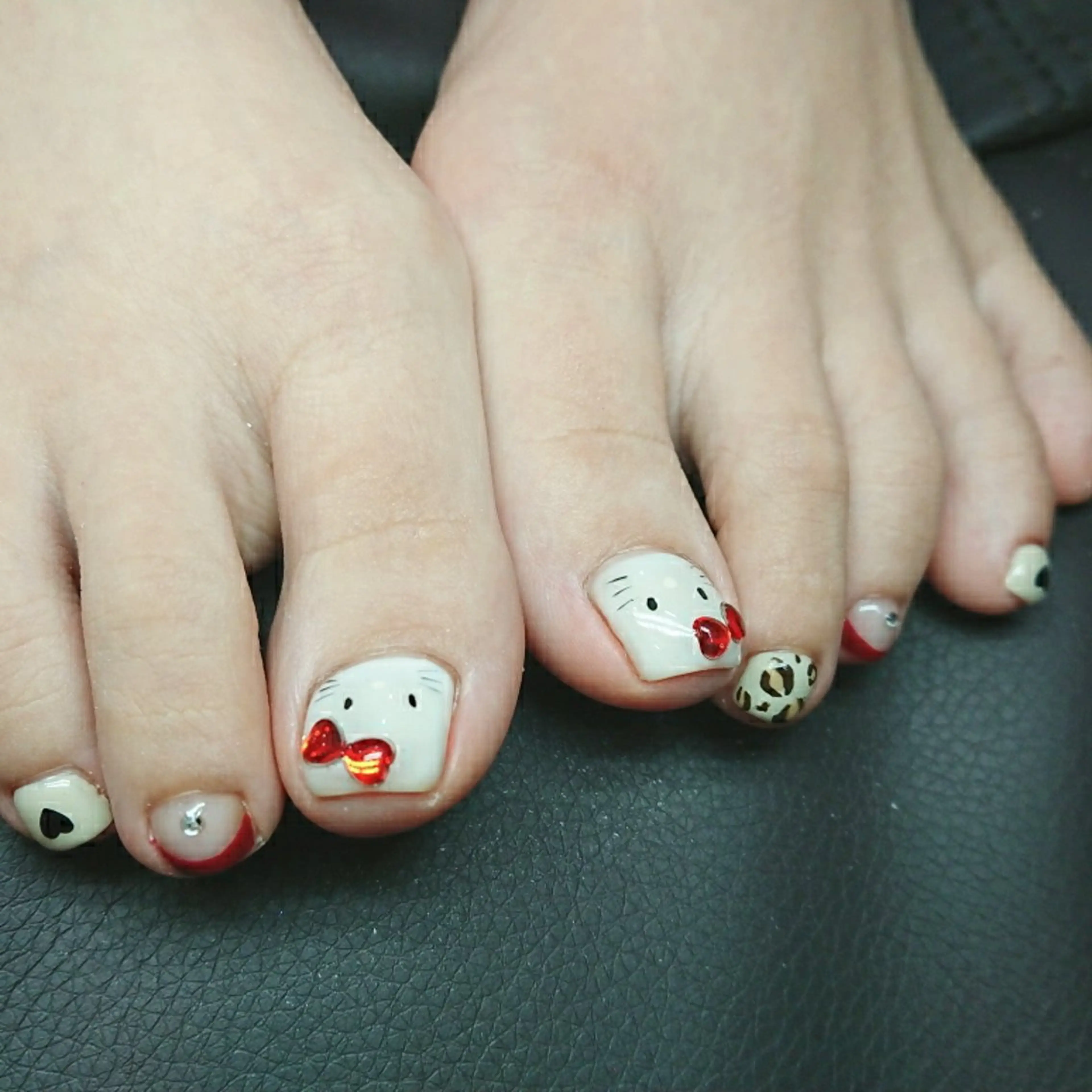 ネイル フットネイル 🌺 NANAMI 🌺のネイルデザイン