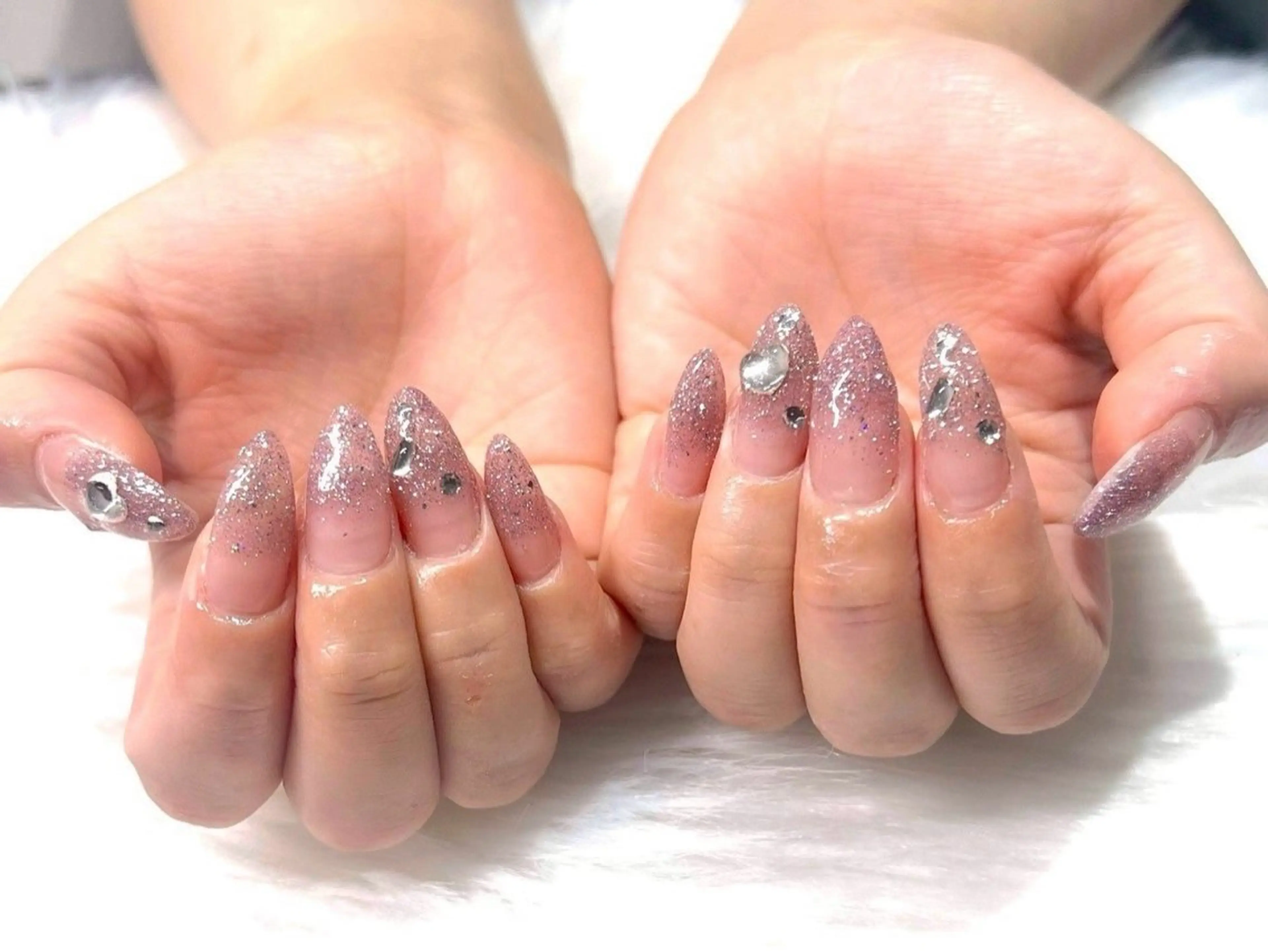 ネイル 、 、の眉毛・アイブロウイメージ