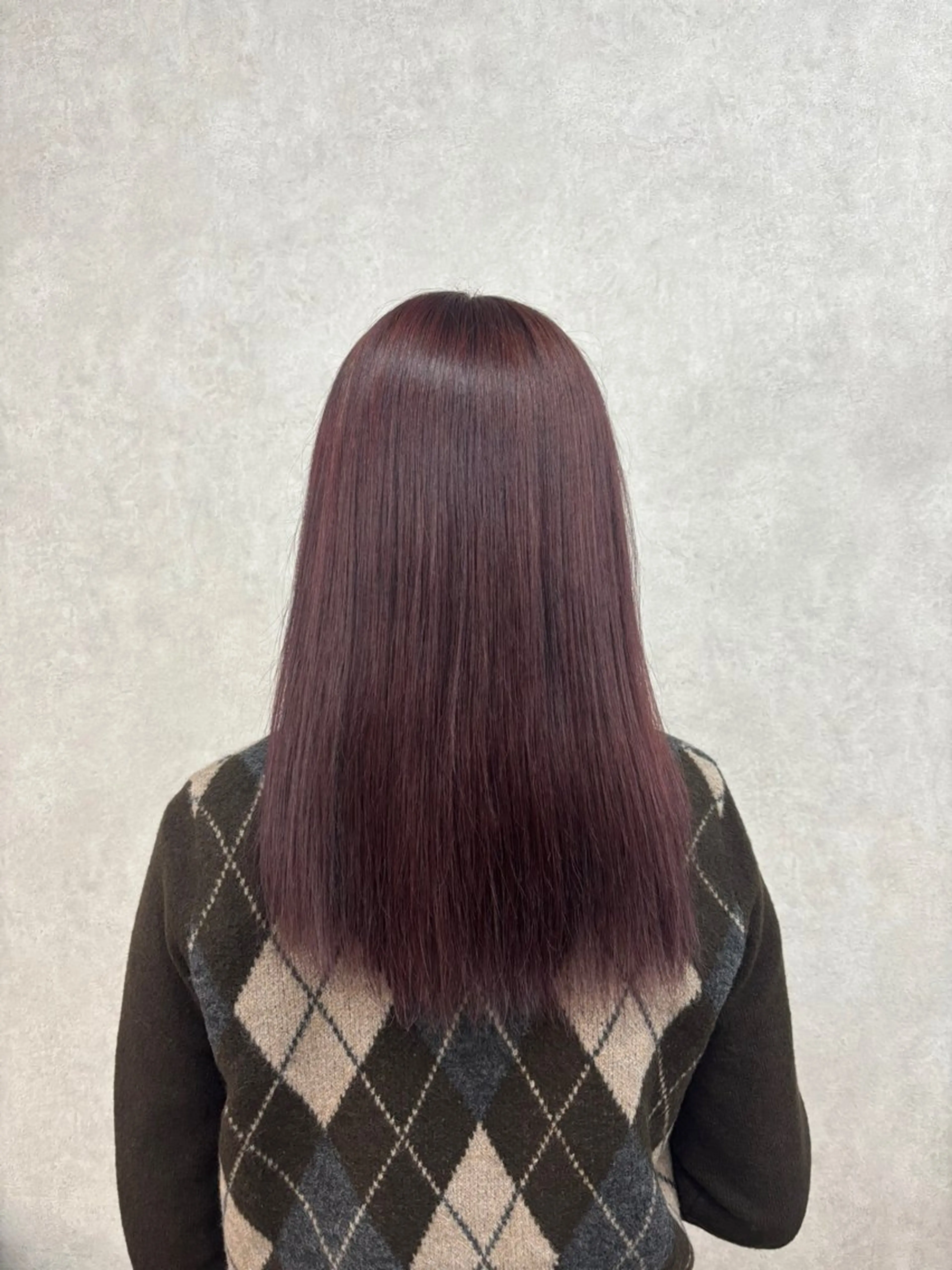 セミロング カラー レッドカラー 倉澤 愛理のヘアスタイル