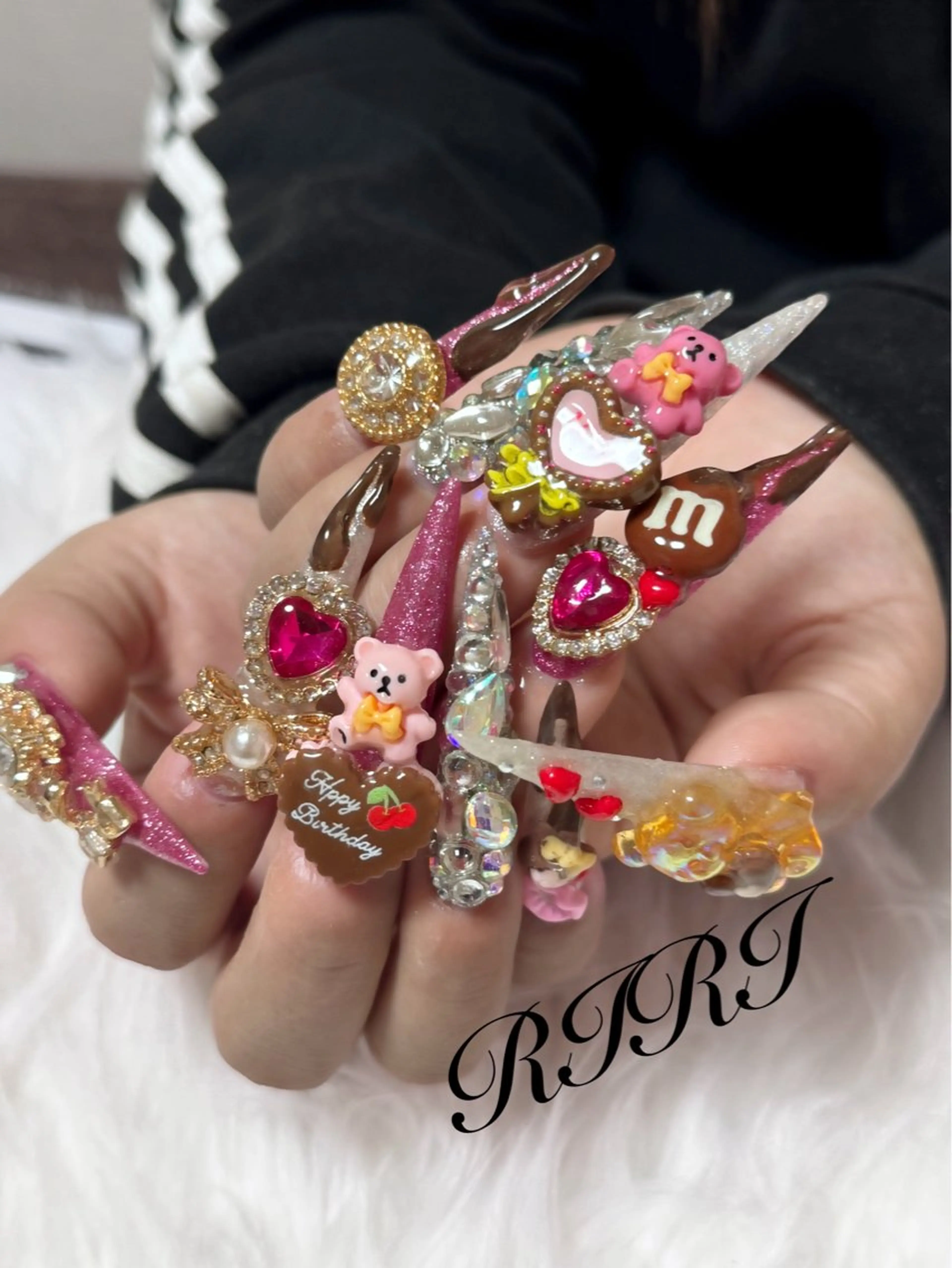 ネイル ジェルネイル ロングネイル スカルプネイル シンプルネイル バレンタイン ハンドネイル riri オーナーのネイルデザイン