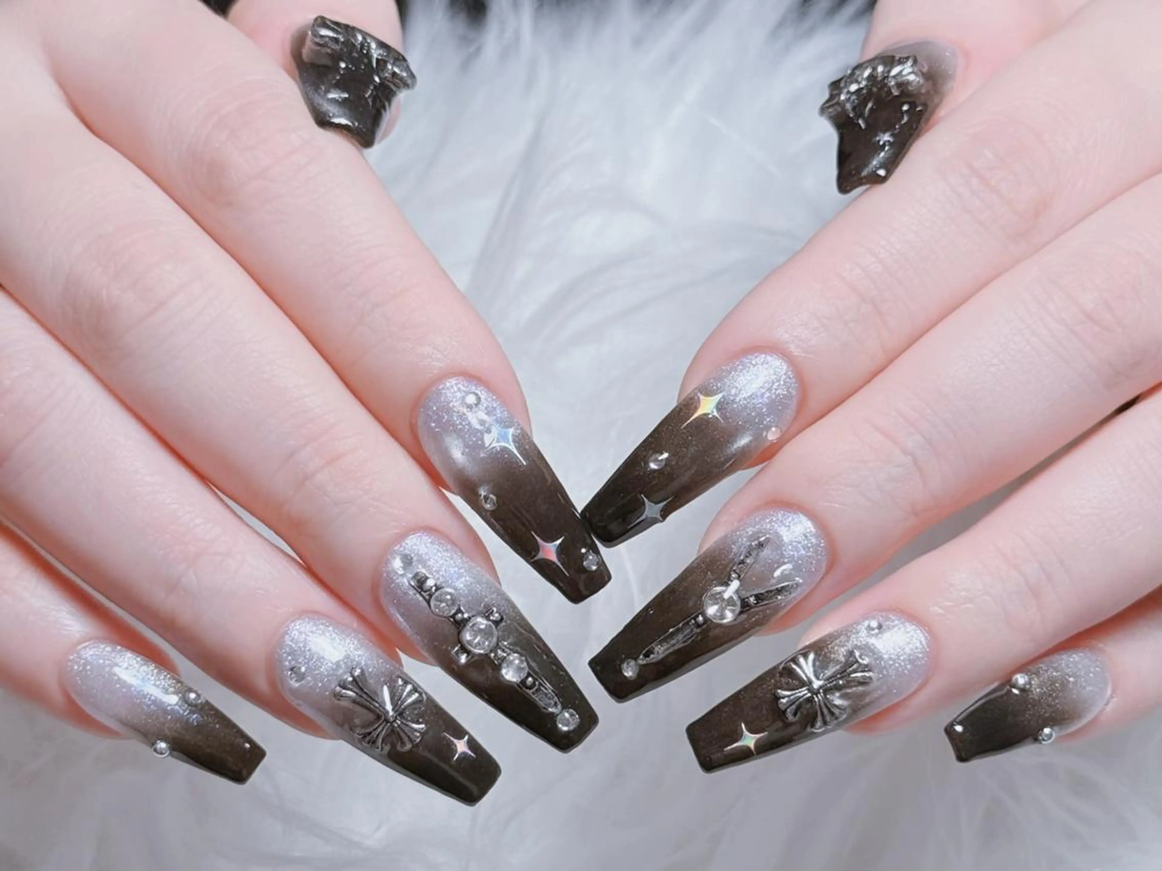 ネイル 長さ出し グラデーション 卒業式 キラキラネイル マグネットネイル ハンドネイル Mio💖Belle Nail Salonのネイルデザイン