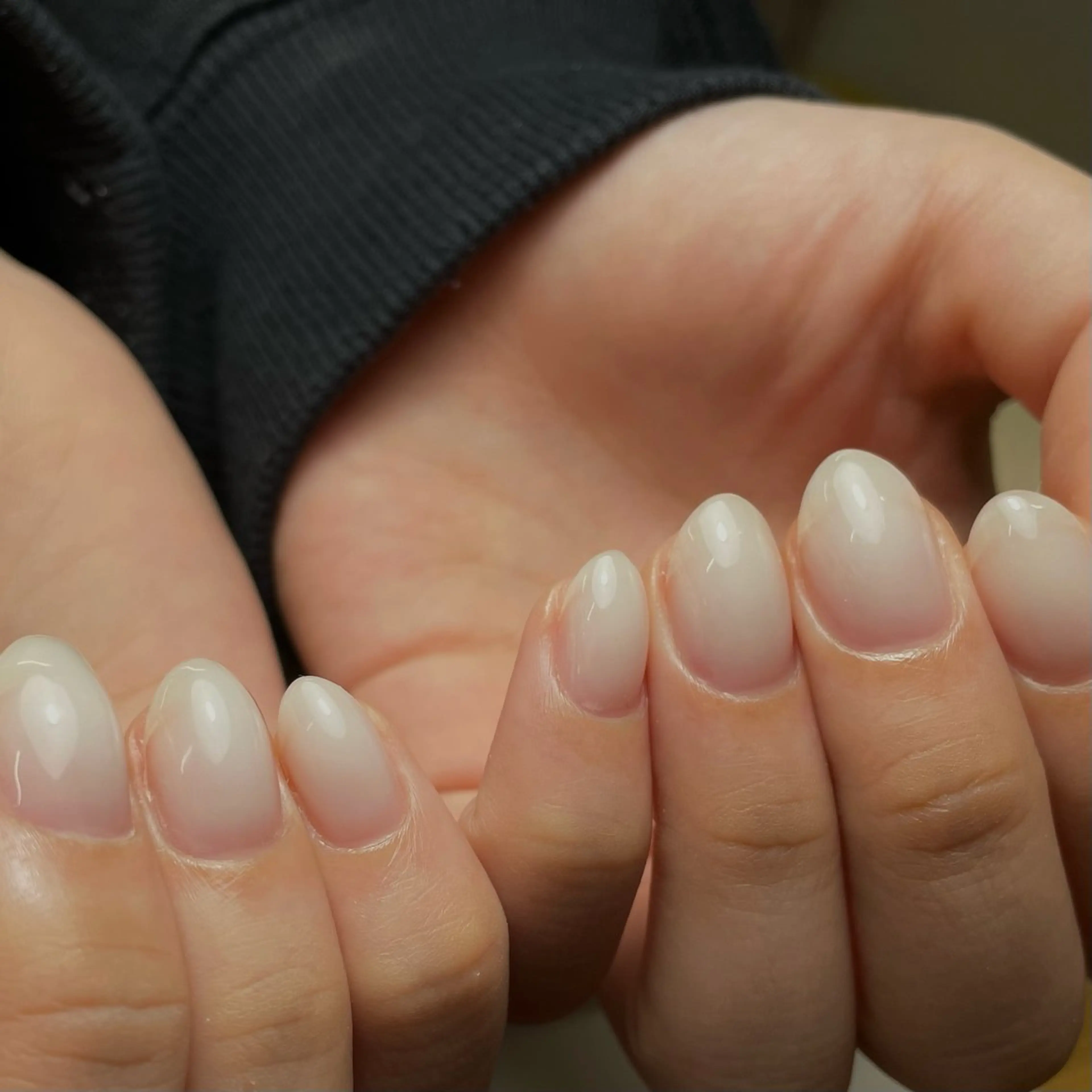 ネイル チークネイル ガーリー グラデーション 韓国ネイル ラメ(グリッター) 成塚 雅香のネイルデザイン