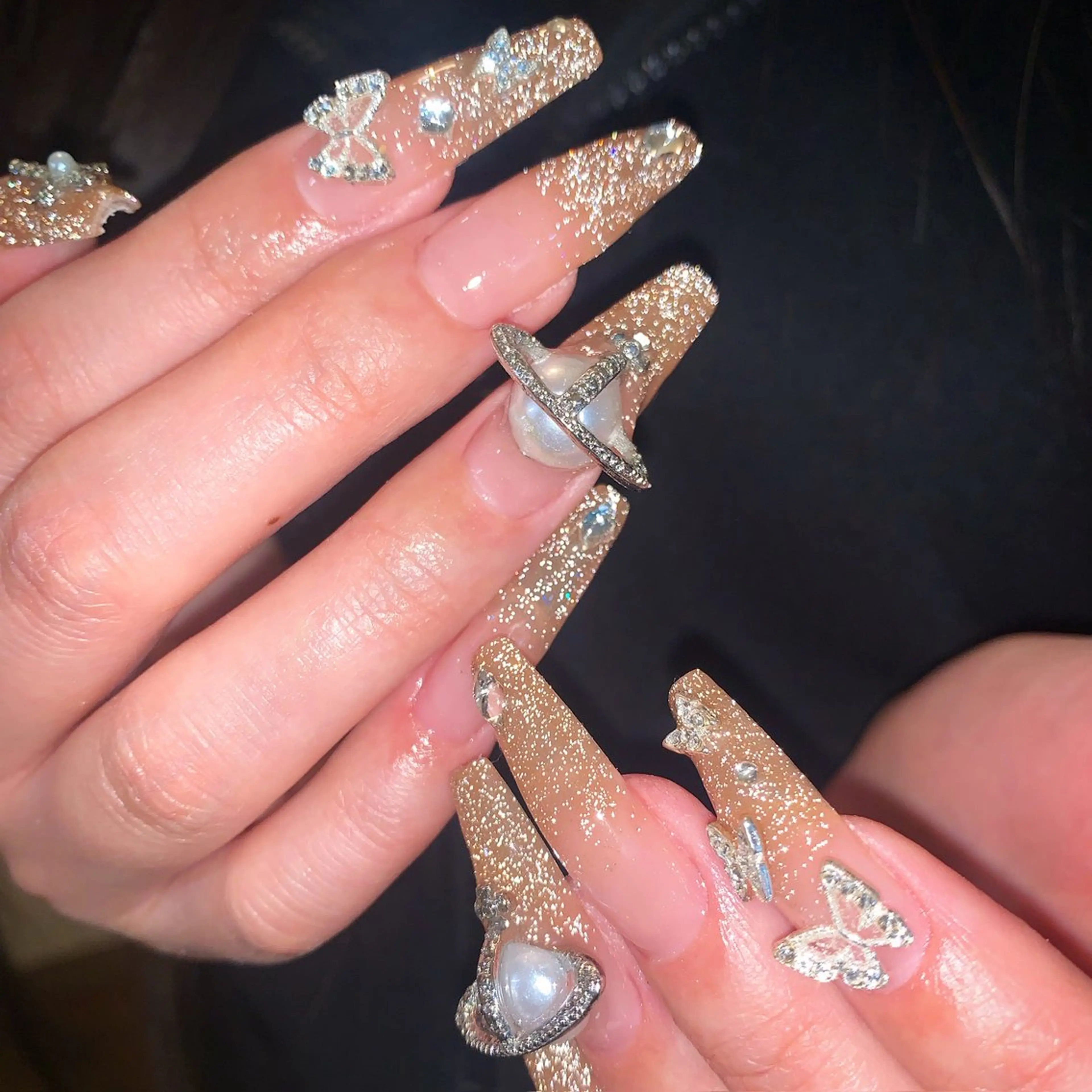 ネイル ハンドネイル NES NAIL所属・さゆり￤推しキャラ ￤ロングネイル🩷のネイルデザイン