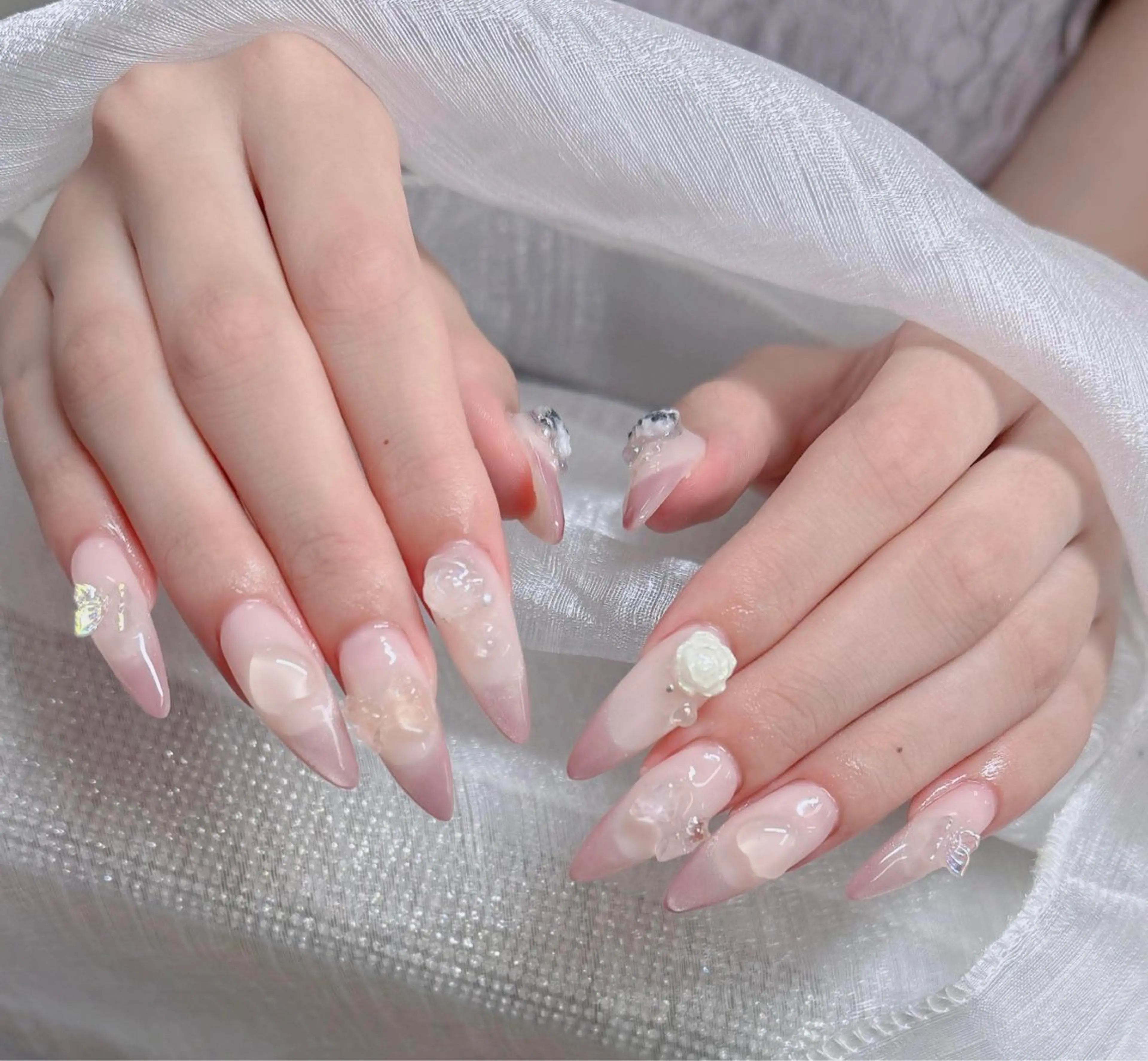 ネイル フレンチネイル ジェルネイル ガラスフレンチ ハロウィン ハート ハンドネイル H.baby Nail Salonのネイルデザイン