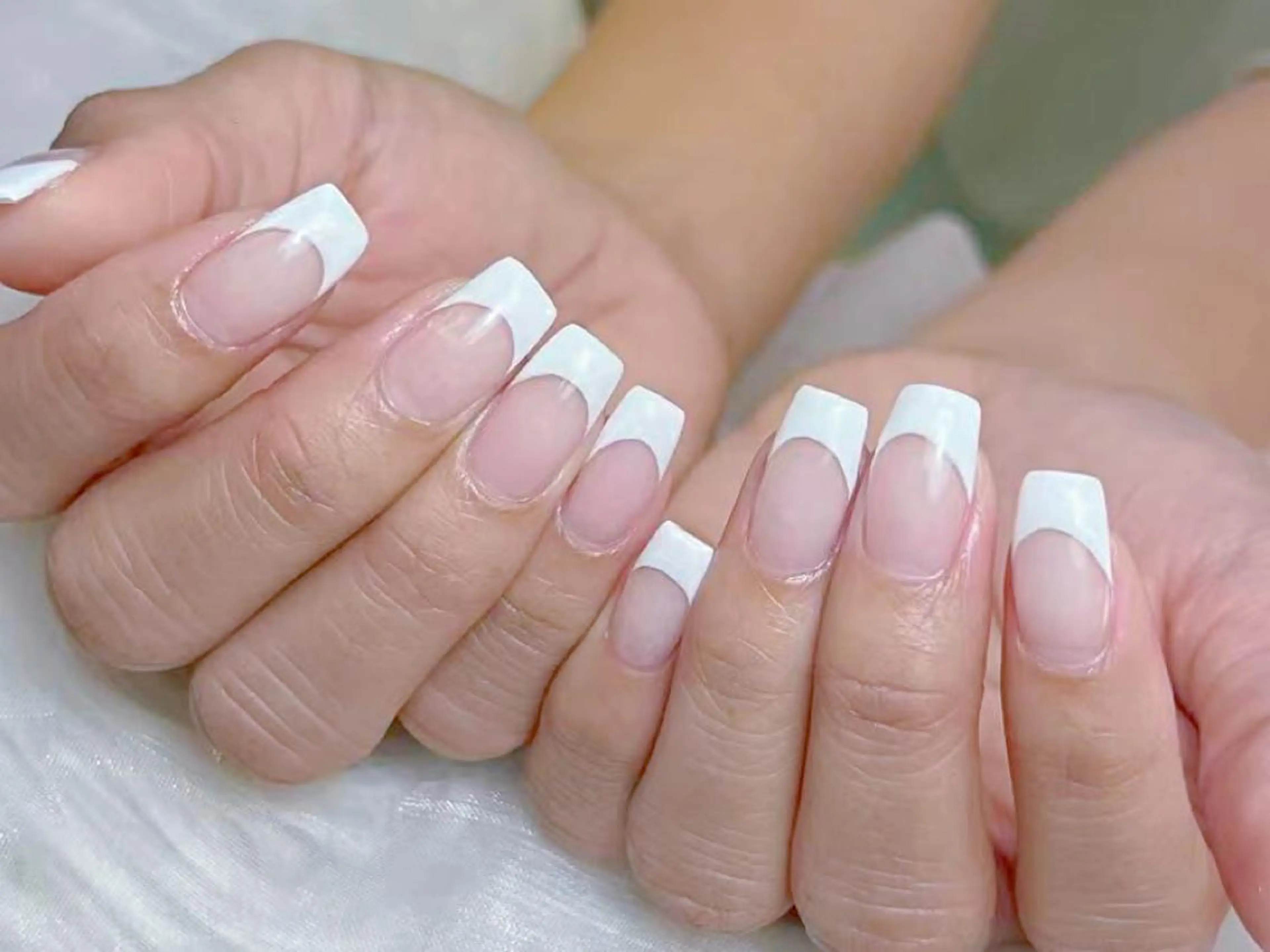 メンズ ネイル メンズ韓国風 アートネイル フレンチネイル ジェルネイル キラキラネイル Bloom kabukiのネイルデザイン