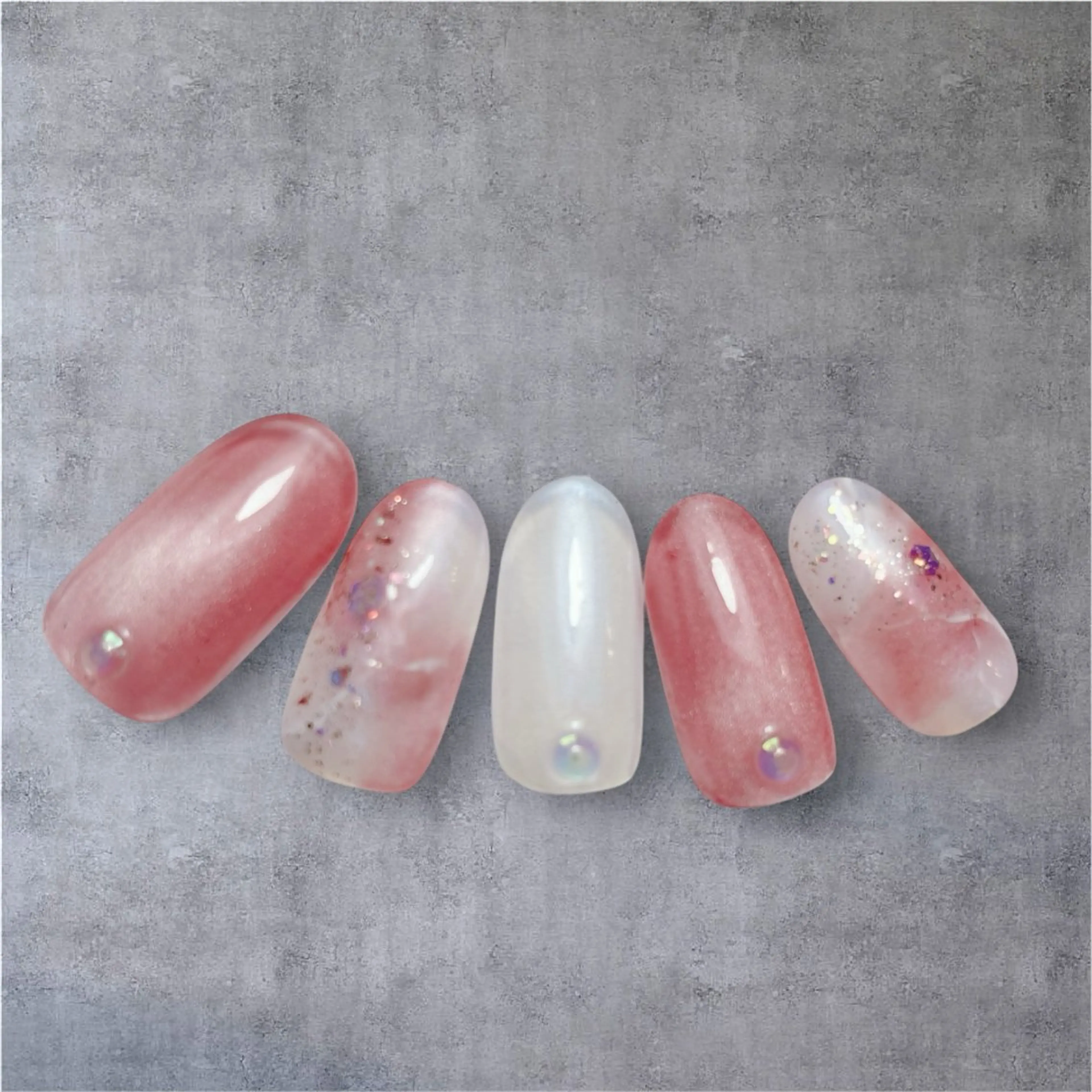 ネイル ニュアンスネイル ピンク ホワイト ハンドネイル coconail kanaのネイルデザイン