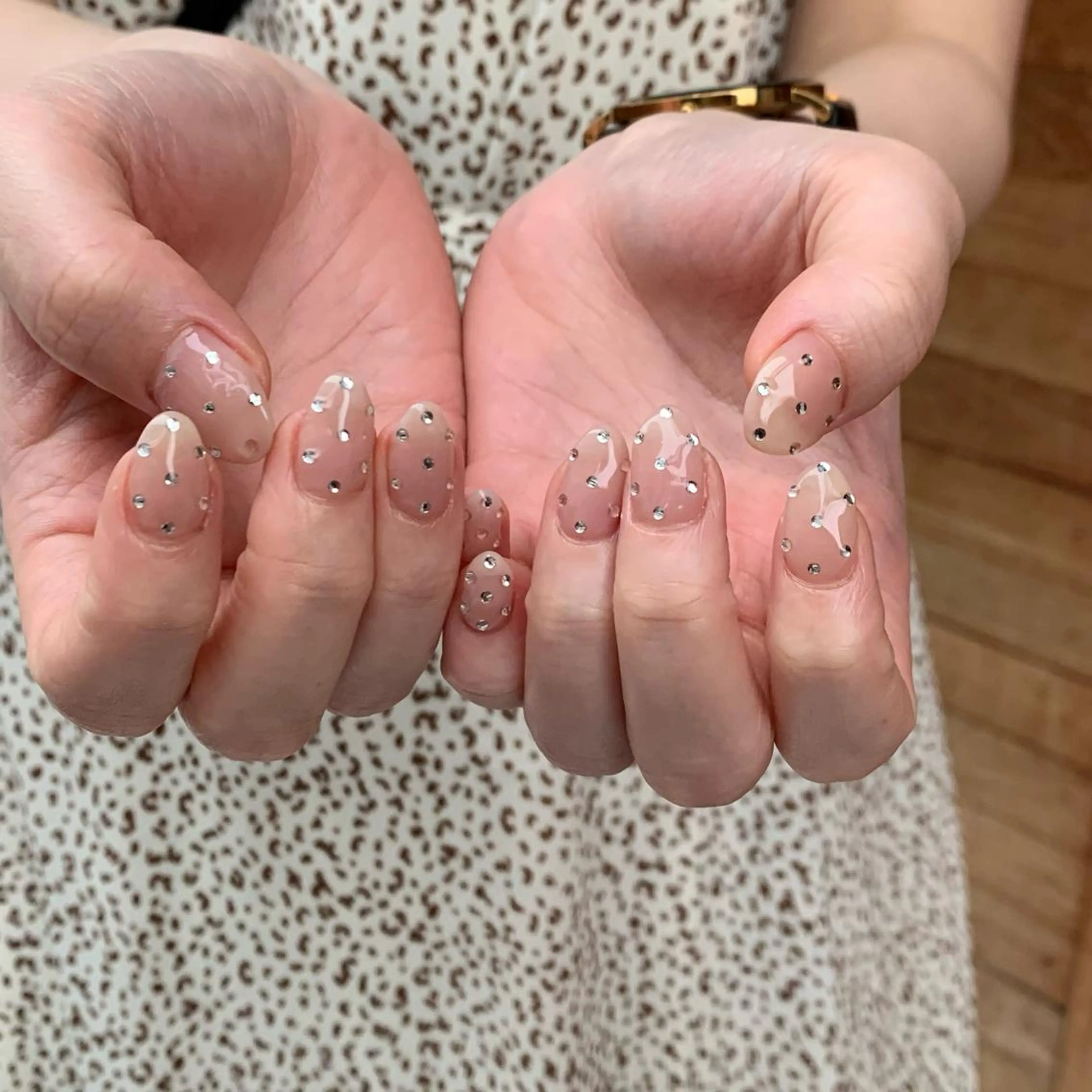 ネイル ストーンネイル 鈴木 まゆのネイルデザイン