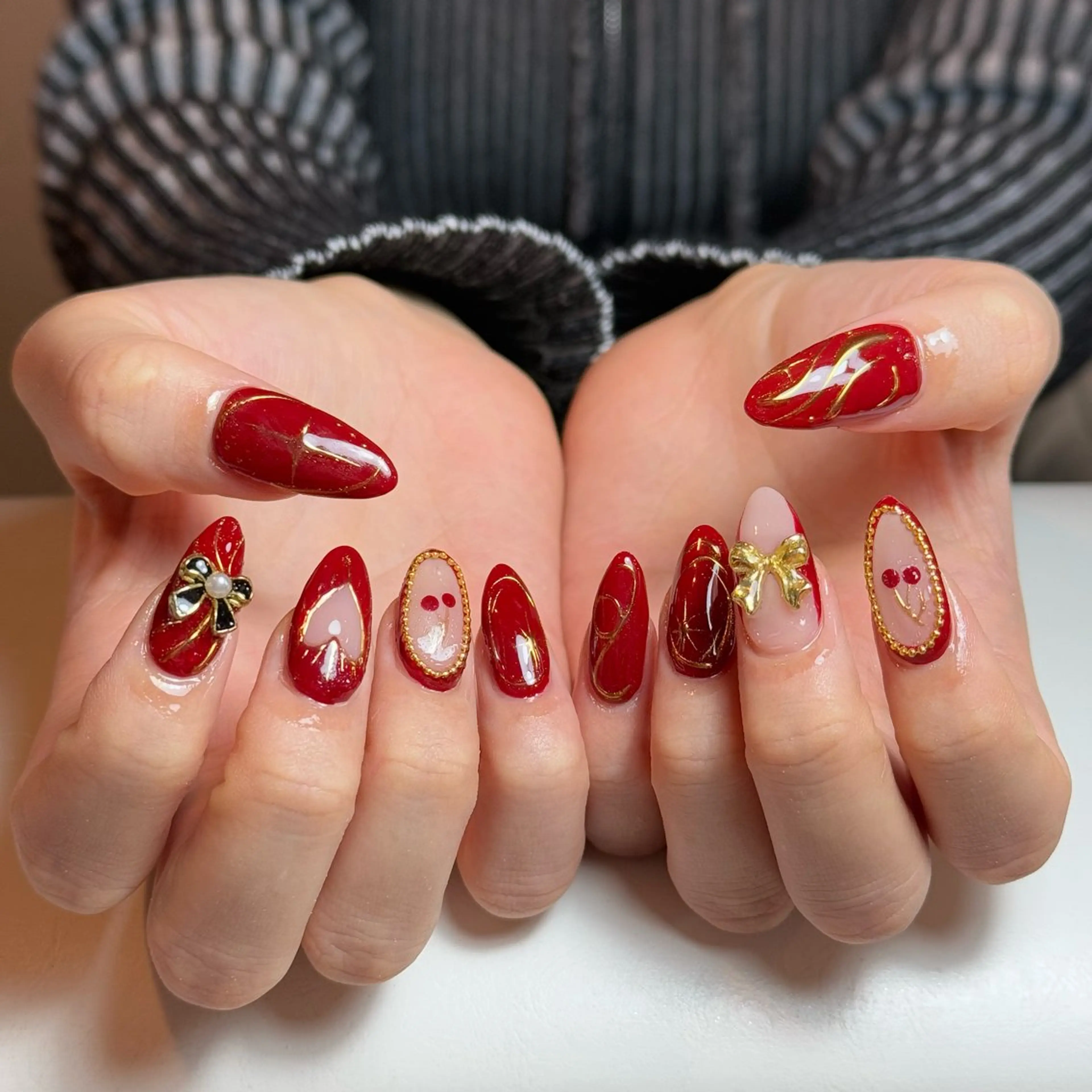 ネイル チークネイル フレンチネイル グラデーション キラキラネイル 韓国ネイル ハンドネイル Risa_ Nailのネイルデザイン