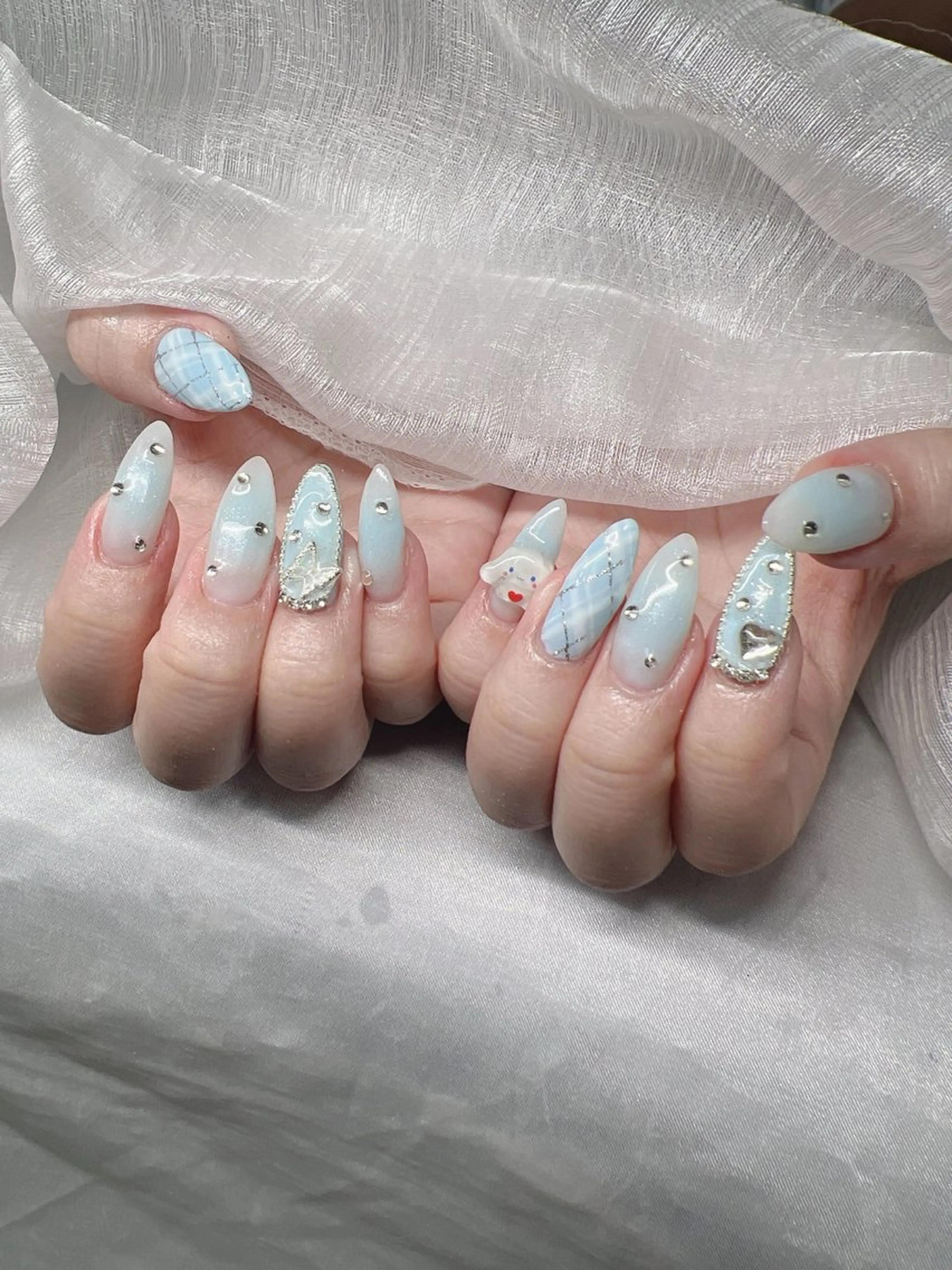 ネイル ハンドネイル Lee Nailsのネイルデザイン
