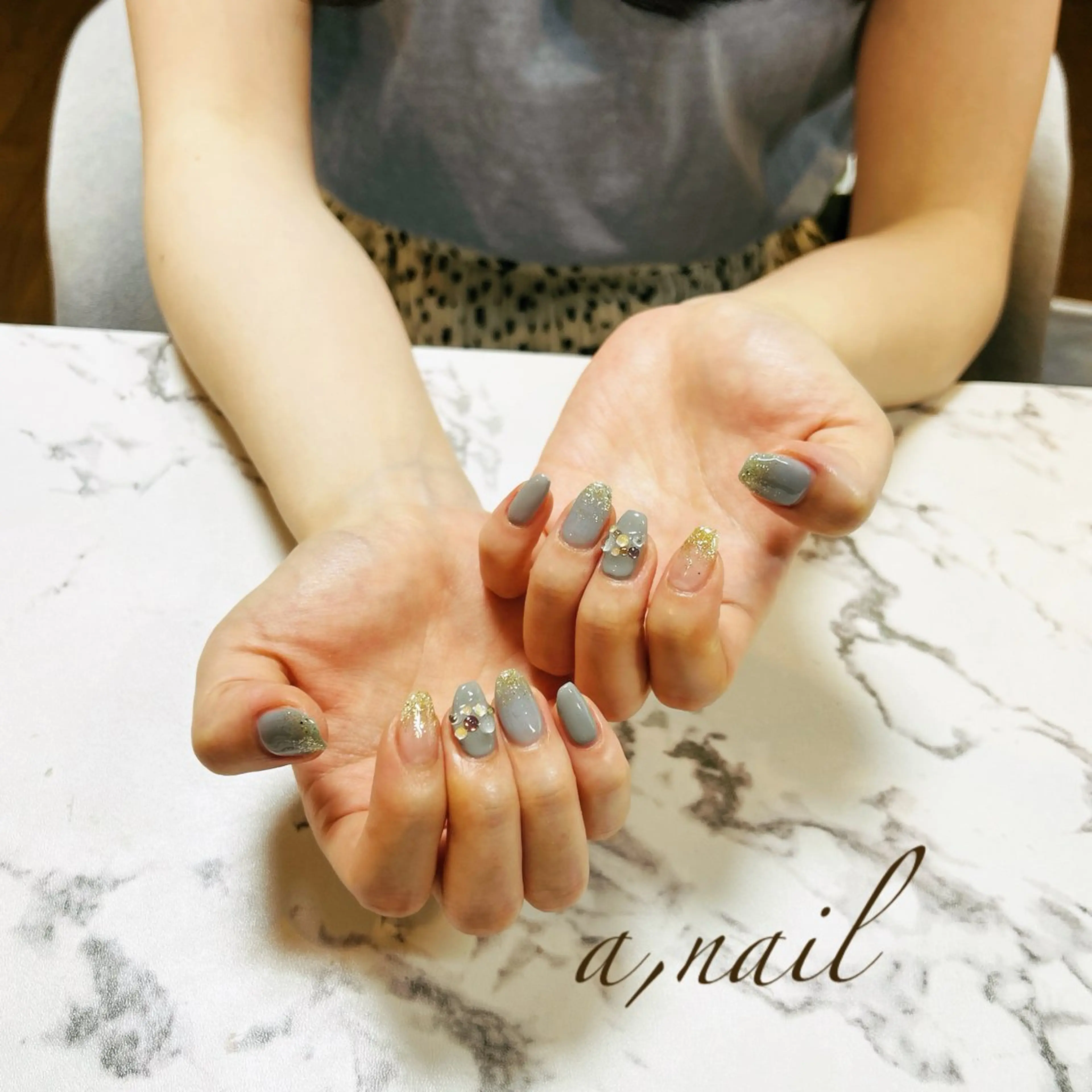 ネイル ドット グラデーション キラキラネイル ラメ(グリッター) ラメグラデーション ネイルサロン エーネイルのネイルデザイン