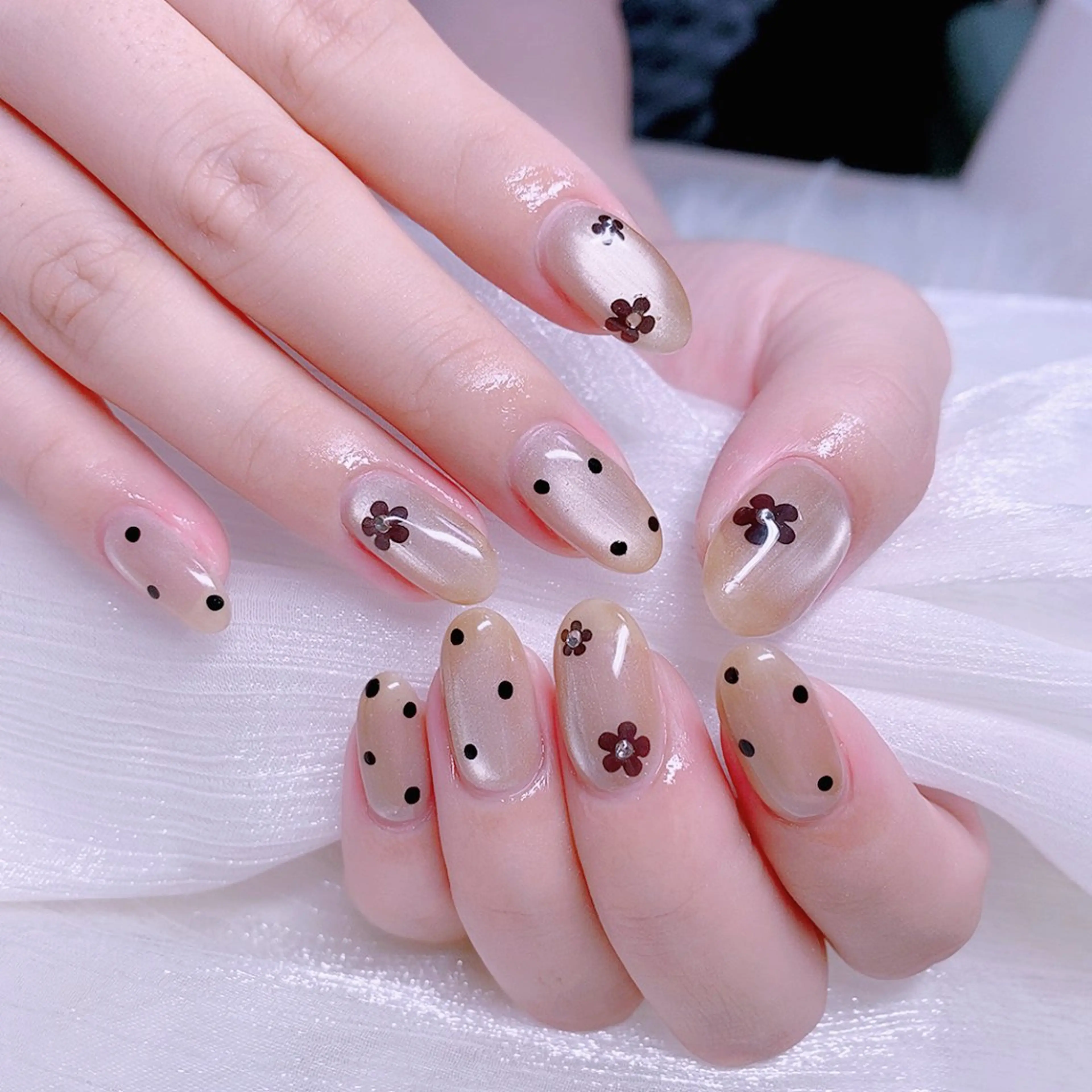 ネイル ドット ニュアンスネイル シンプルネイル 夏ネイル ブライダルネイル ハンドネイル Nail Yunaのネイルデザイン